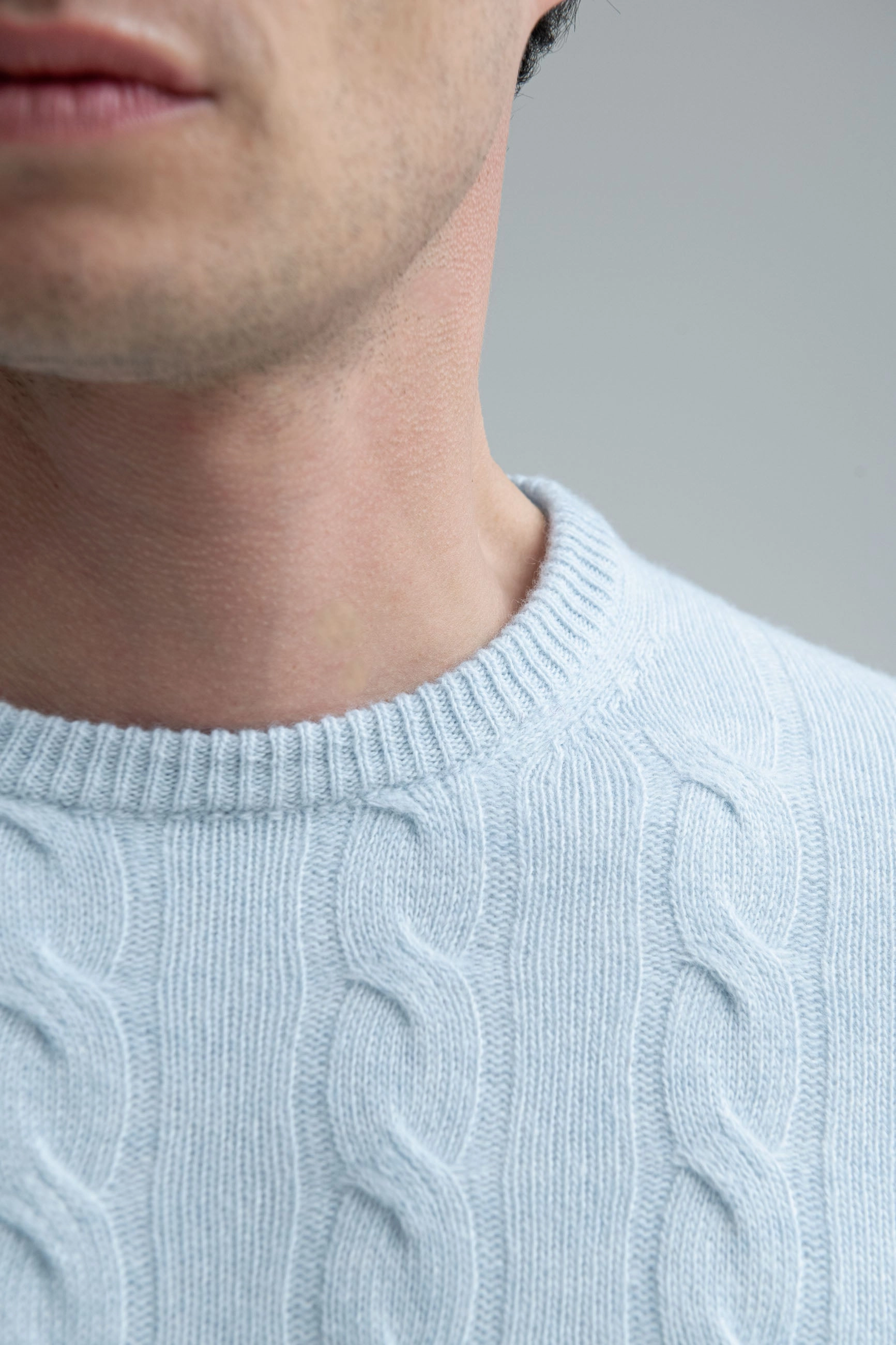 Light blue cable knit sweater ?C Made in italy Wearable Basic Daily Essential