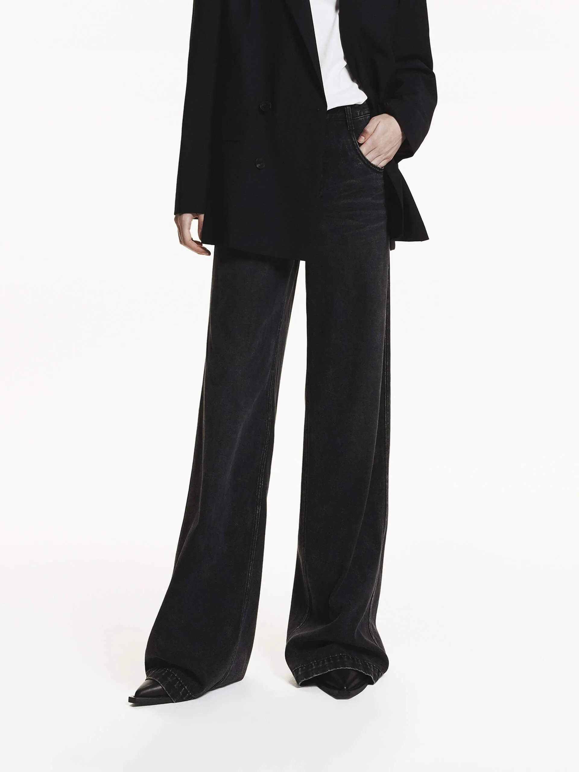 Full Length Loose Jeans Sustainable Trend Setter Versatile Iconic Outfit