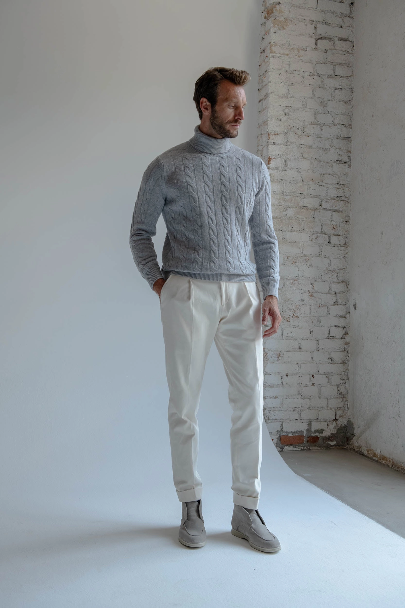 Overlock Edge Finish Grey turtleneck ?C Made in Italy