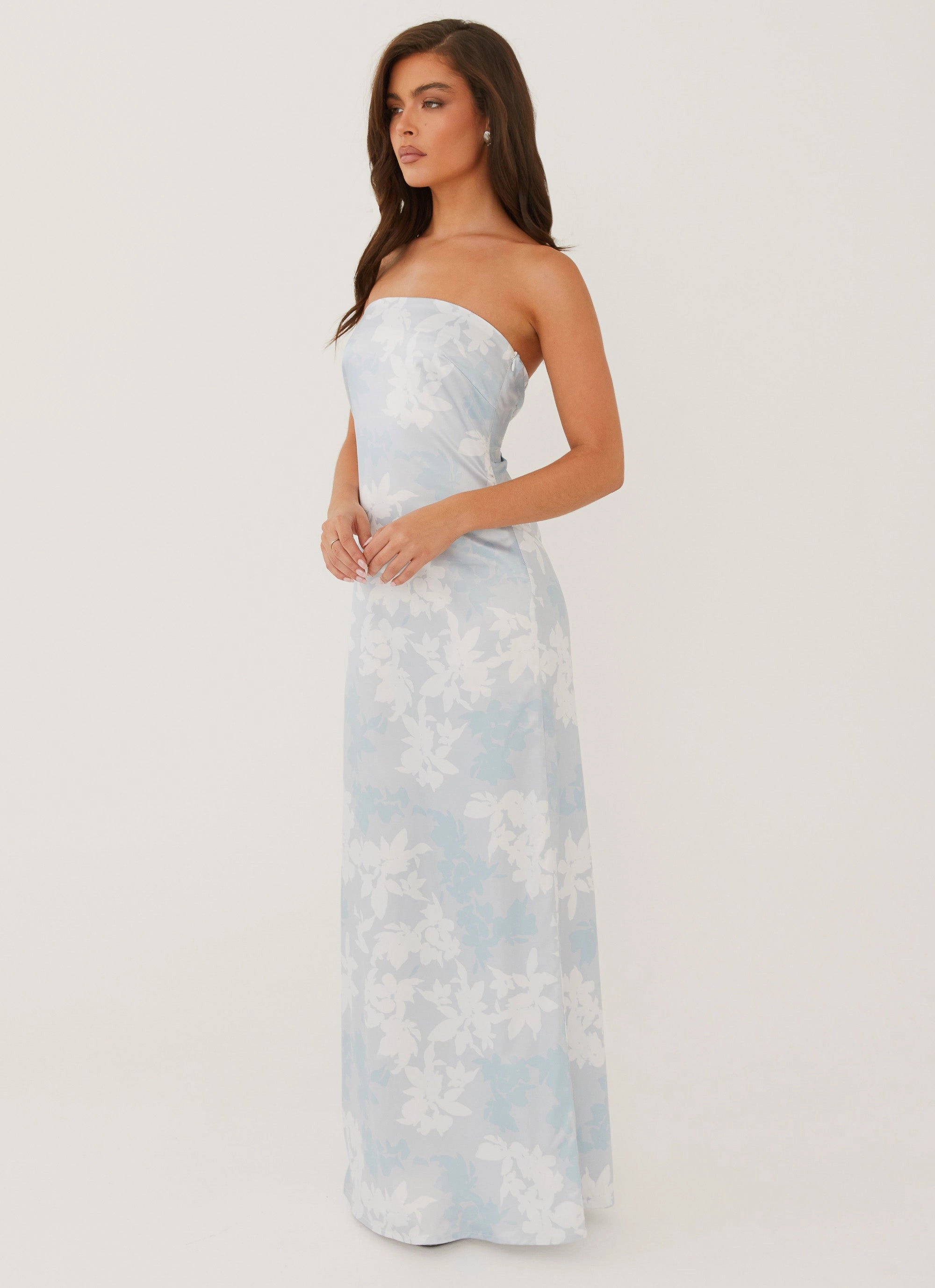 Dress for brunch Love Me More Maxi Dress - Blue Blossom