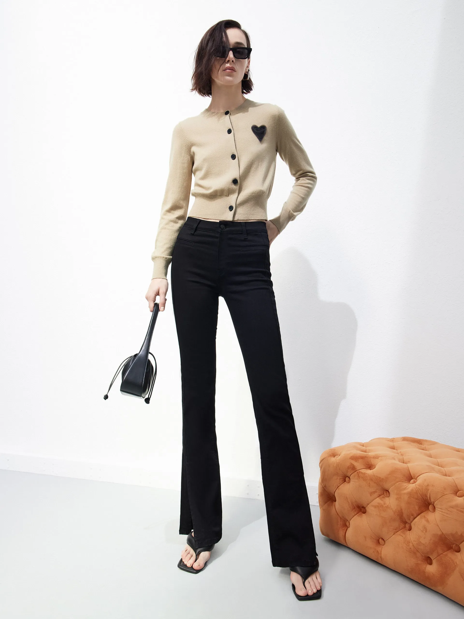 High Rise Flared Jeans Soft Sustainable On-the-Go Look