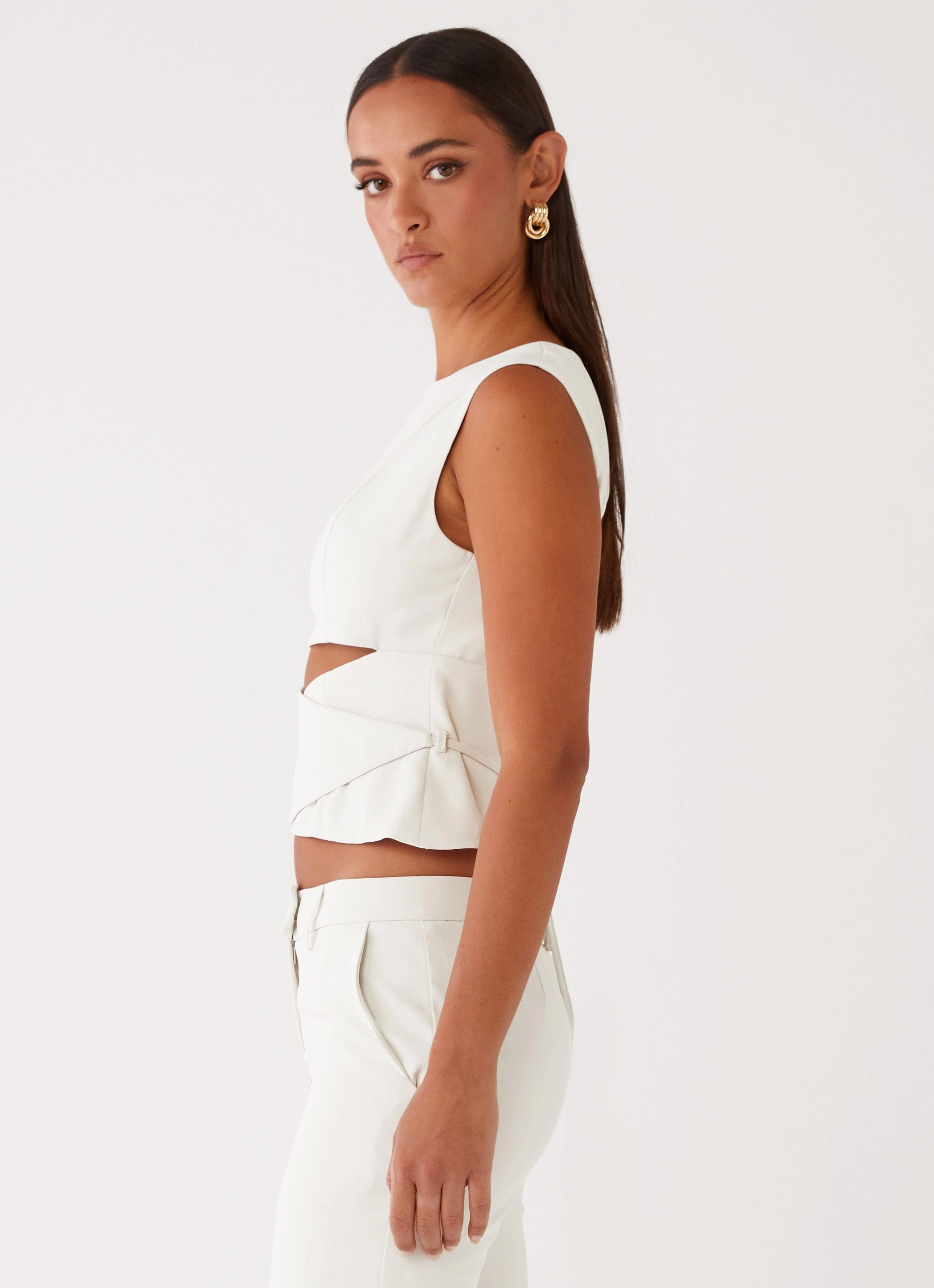 Cyra Wrap Top - Ivory Minimalist Sport Style
