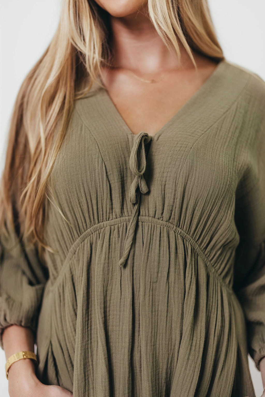 Flattering Waistband Sophisticated Waistband Fit Hunter 100% Cotton Gauze Midi Dress in Green - Bump Friendly