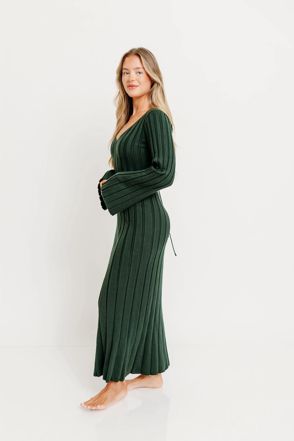 Luxurious Texture Clear Blush Hearth V-Neck Maxi Dress in Evergreen - Bump Friendly