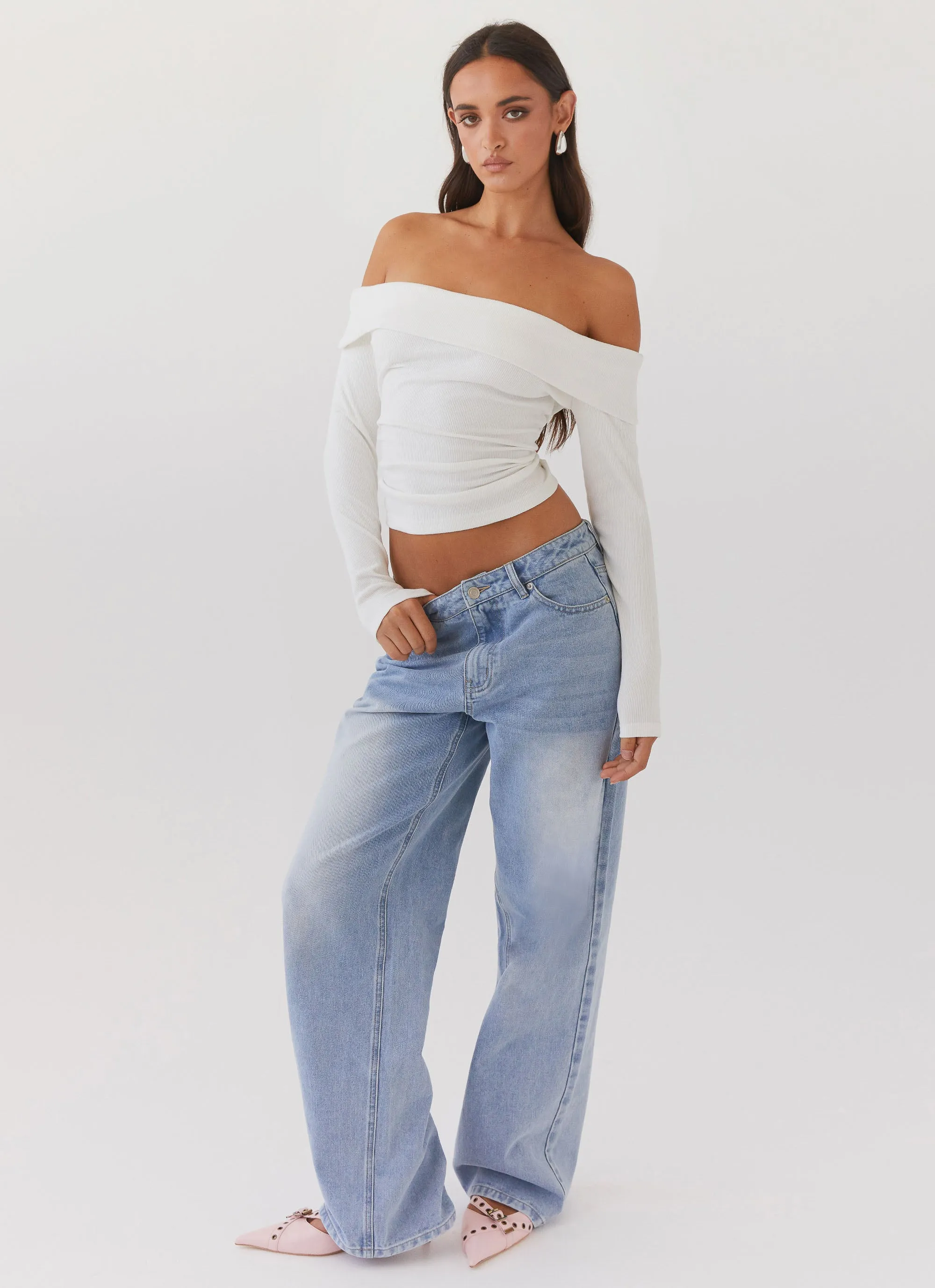 Weekend Getaway Trend Setter Wardrobe Classic Keanna Low Rise Denim Jeans - Light Blue
