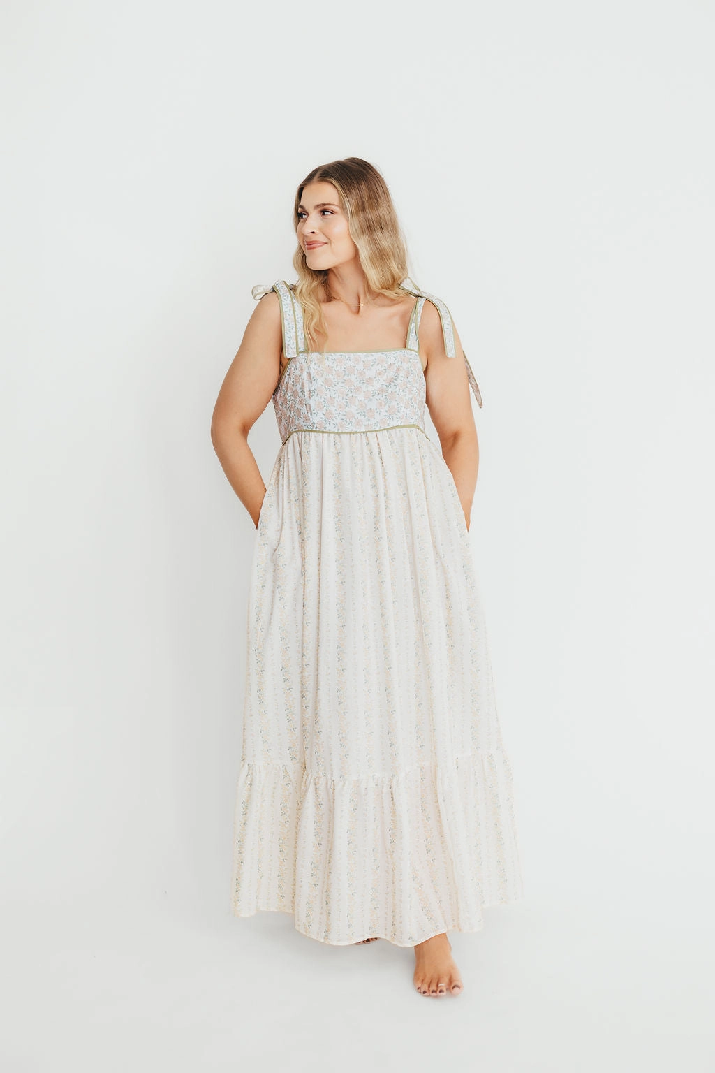 Kelly Adjustable Tie Maxi Dress in Pale Peach Floral Winter Proof Day Fit