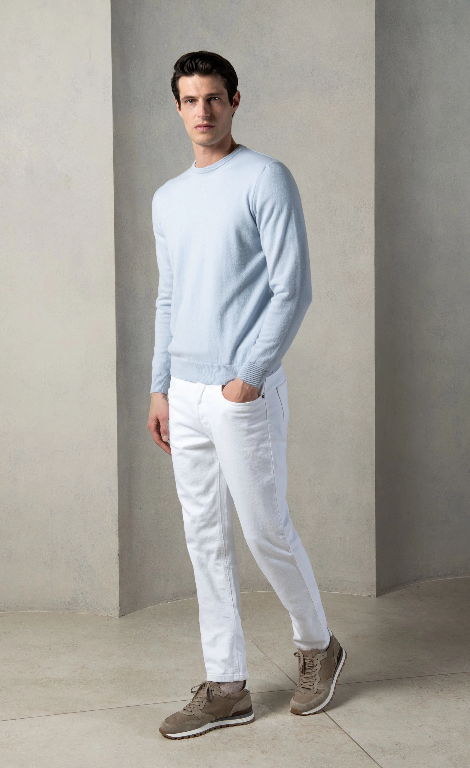 Light blue cashmere round neck ?C Made in italy Reinforced Hems