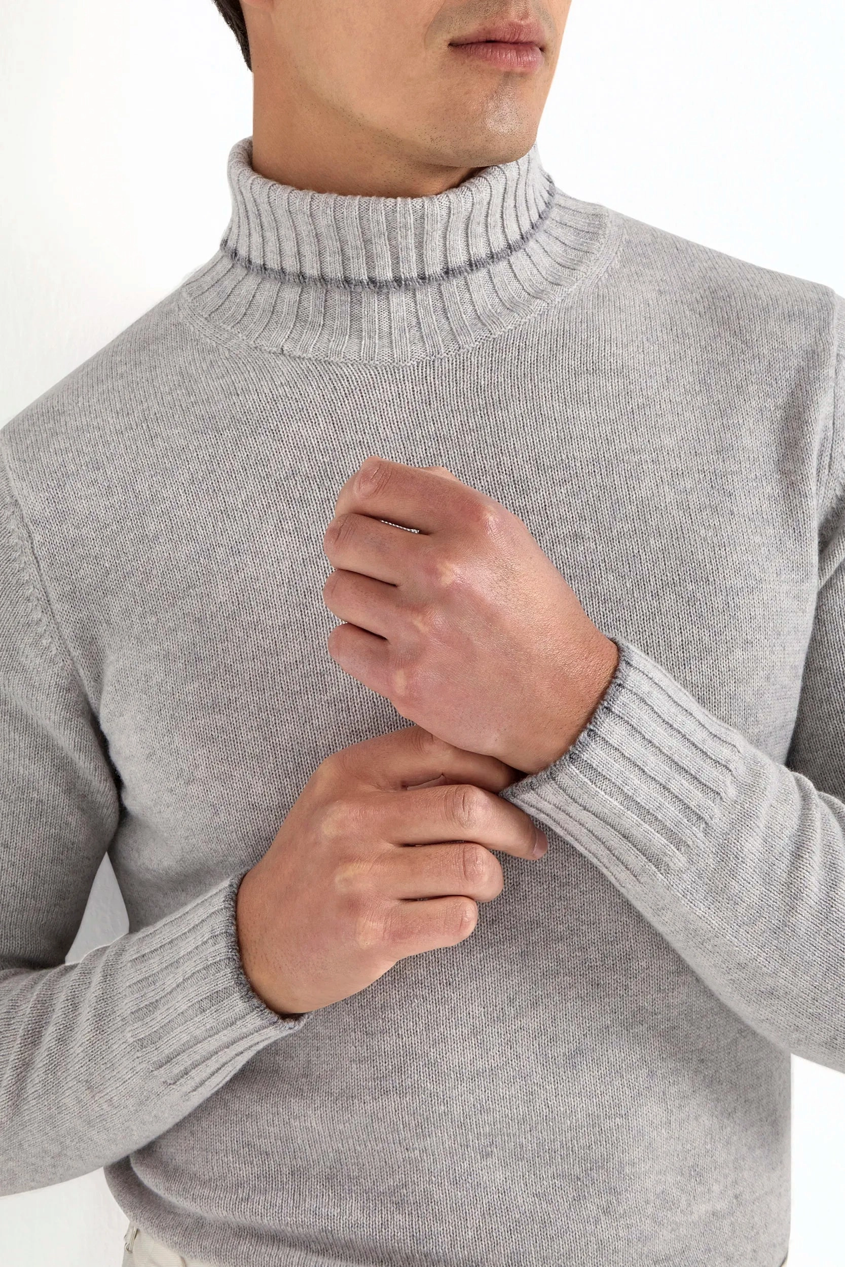 Relaxed Style Light grey turtleneck with collar detail ?C Made in Italy