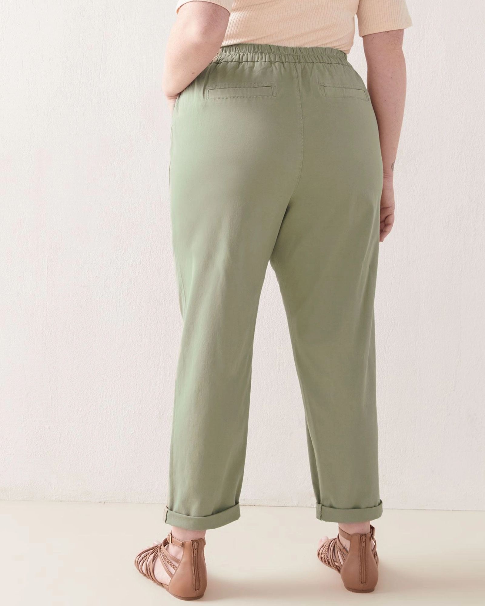 Minimalist Trendy Everyday Bahama Pant | Olive Green / Olive Green