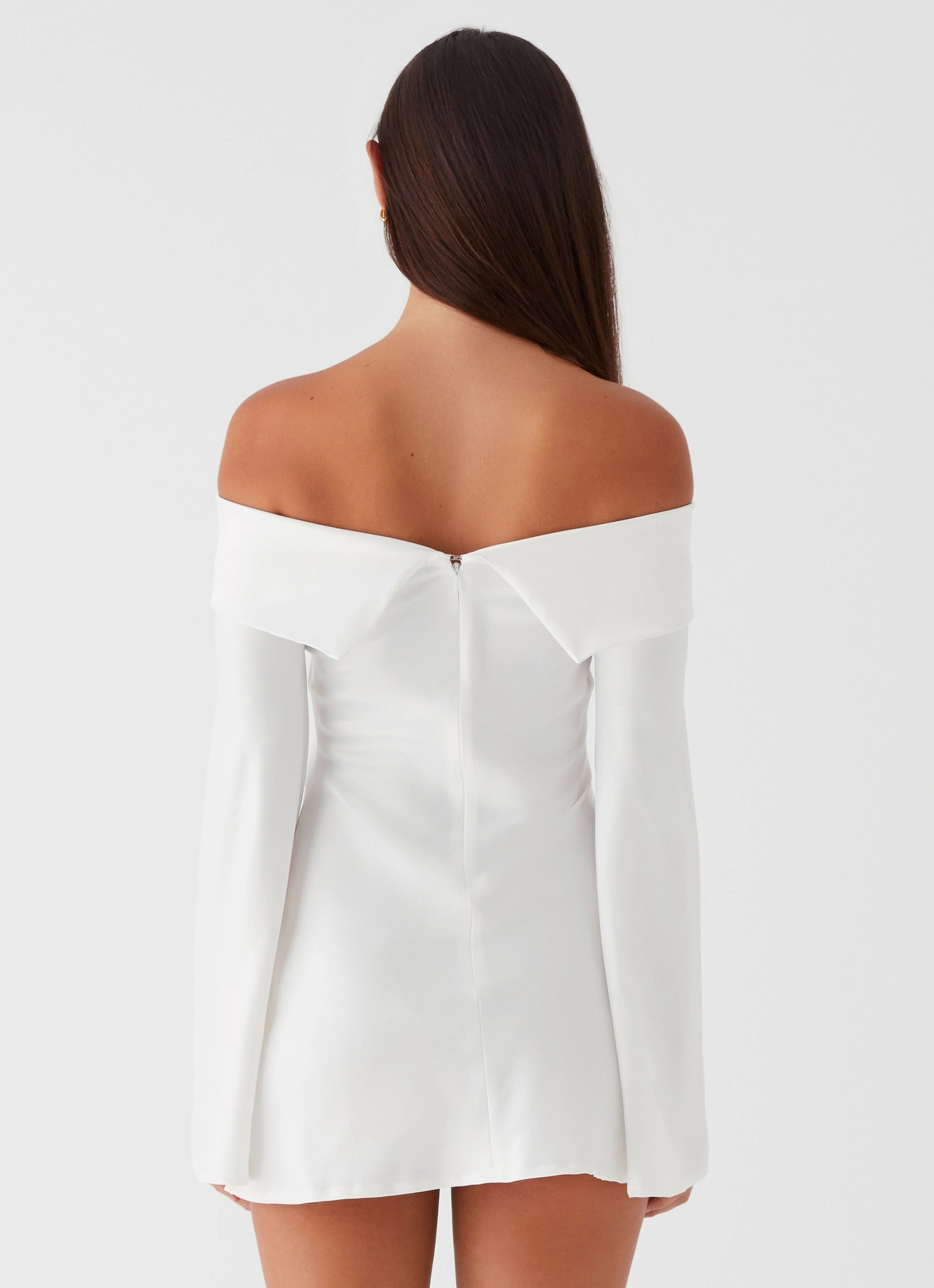 Smart Waistband Fit Simple Touch Lumina Long Sleeve Mini Dress - White