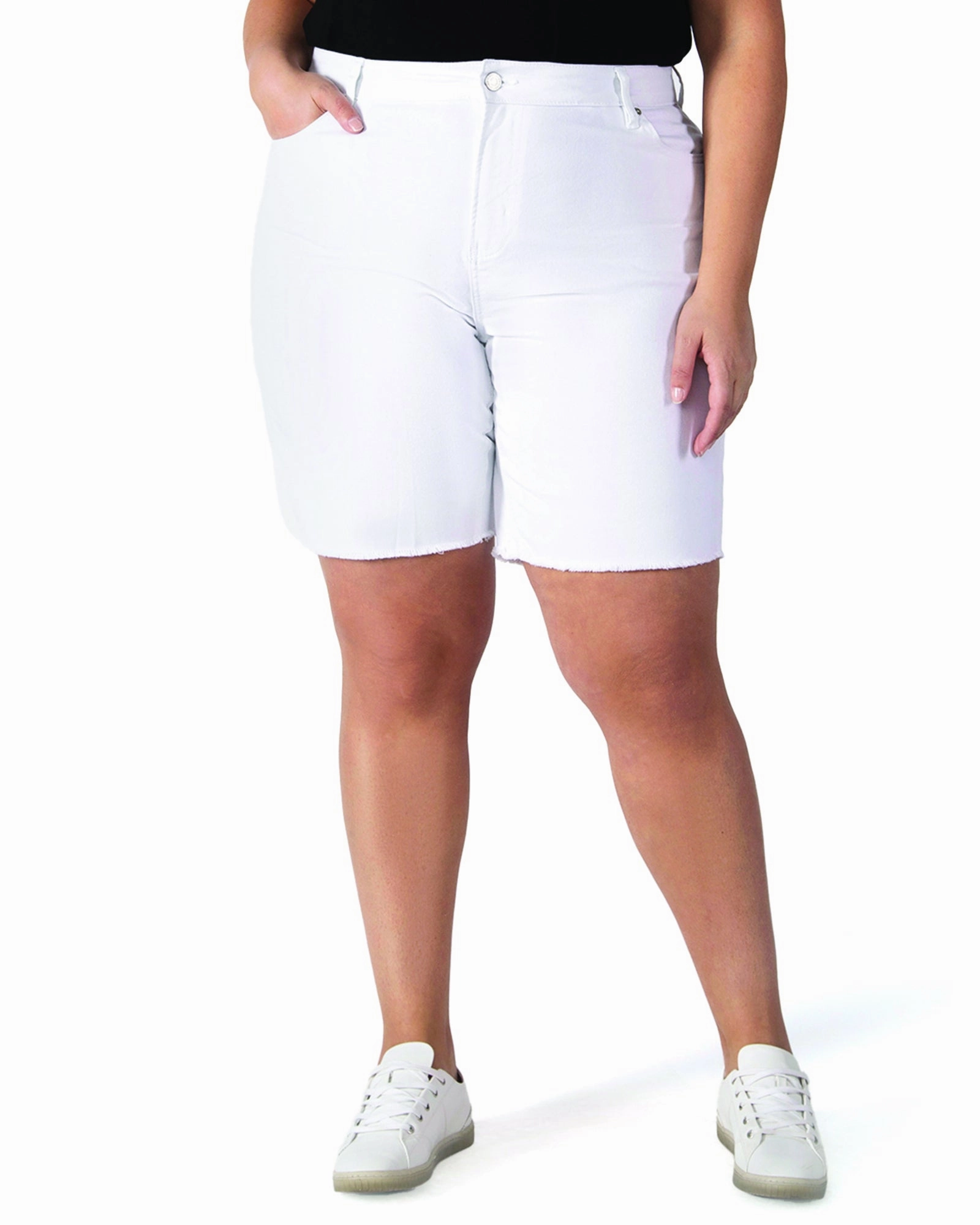 Makenna Bermuda Shorts | Ivory Sharp Edge