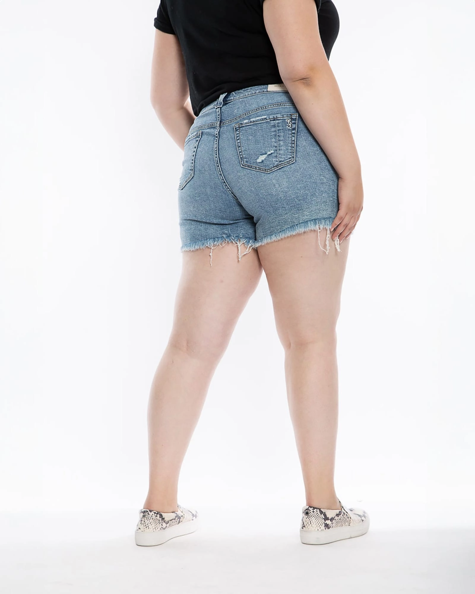 Weekend Warrior Smooth Mid Rise Shorts - Giuliana | Giuliana