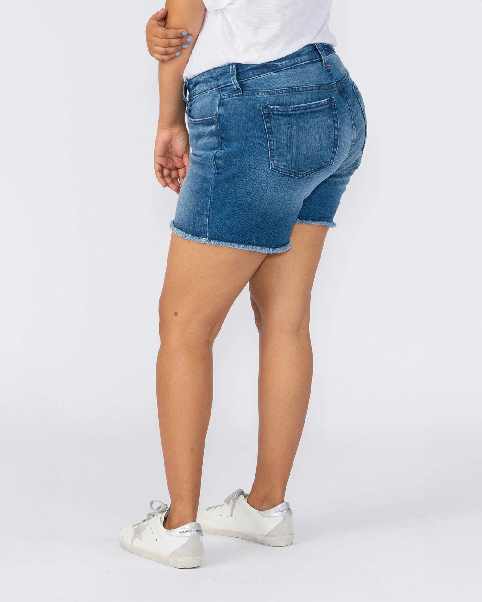 Weighted Hemline No Gap Waistband Frey Hem Shorts - Kandall | KANDALL