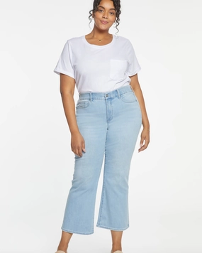 Sleek Waist Waist Match Relaxed Flare Jean | Light Wash