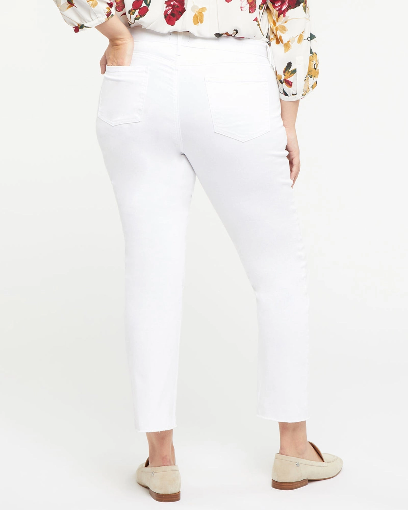 Sheri Ankle Fray Jeans | Optic White Fitted Comfort