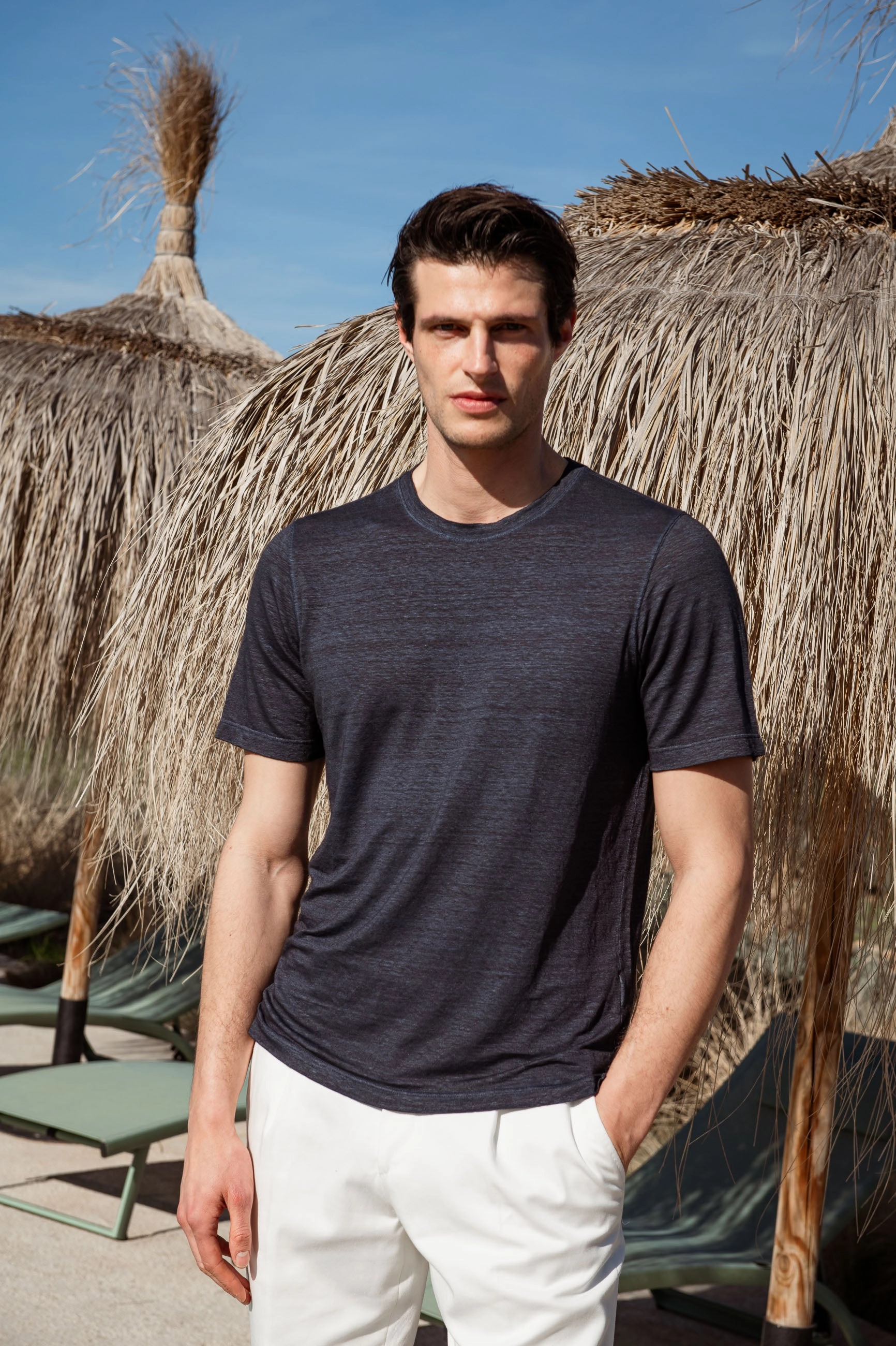 Neutral Tone Colorfast Guide Blue linen t-shirt - Made in Italy