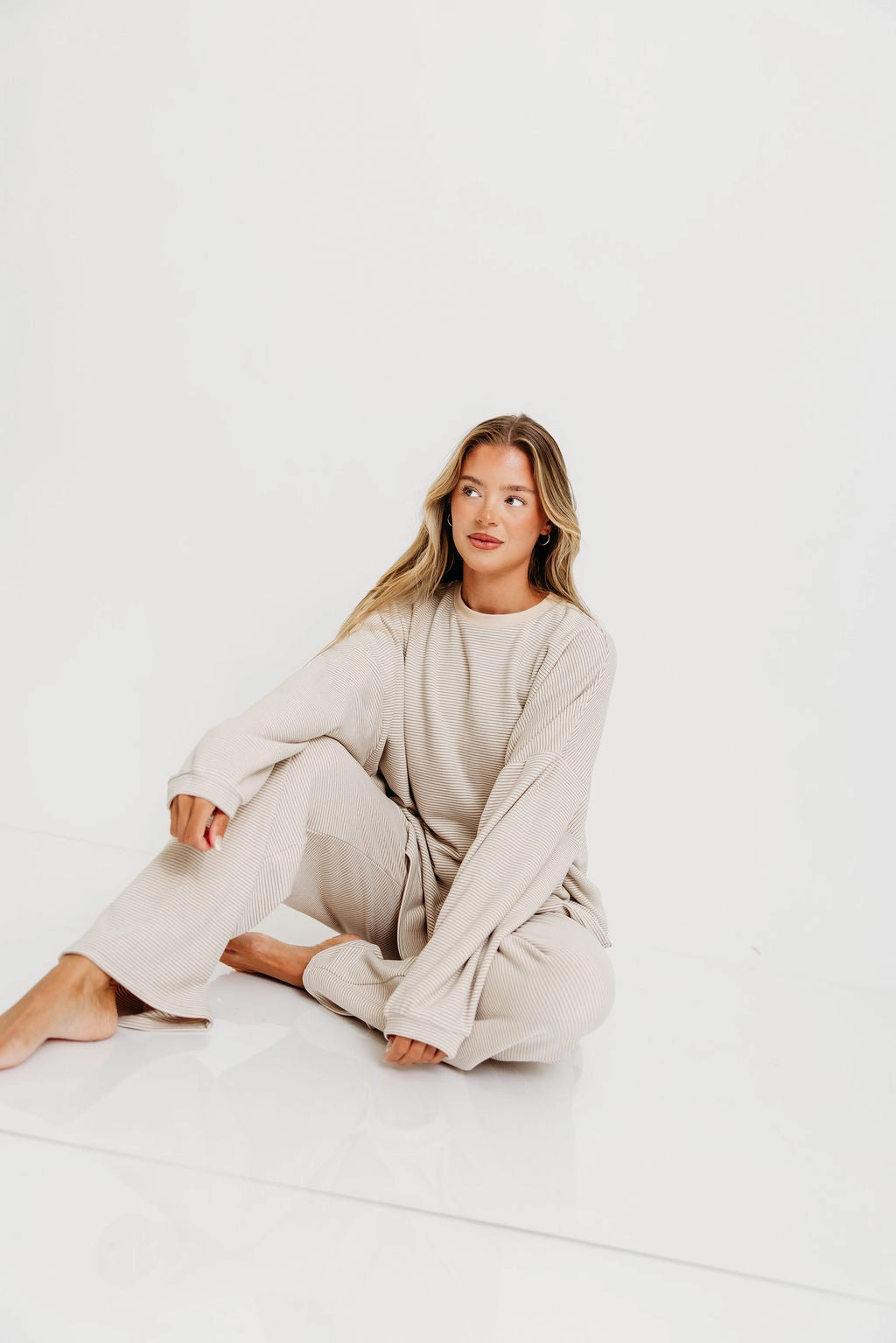 Quick Comfort Sleek Knit Naomi Oversized Fleece Top in Cream/Grey - Bump Friendly  *Worth Exclusive Print*