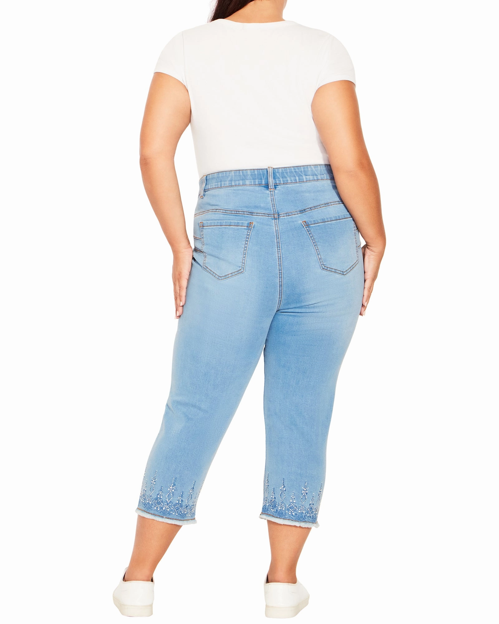 Loose Outdoor Adventure Work Meeting Nikita Crop Jean | Light Wash