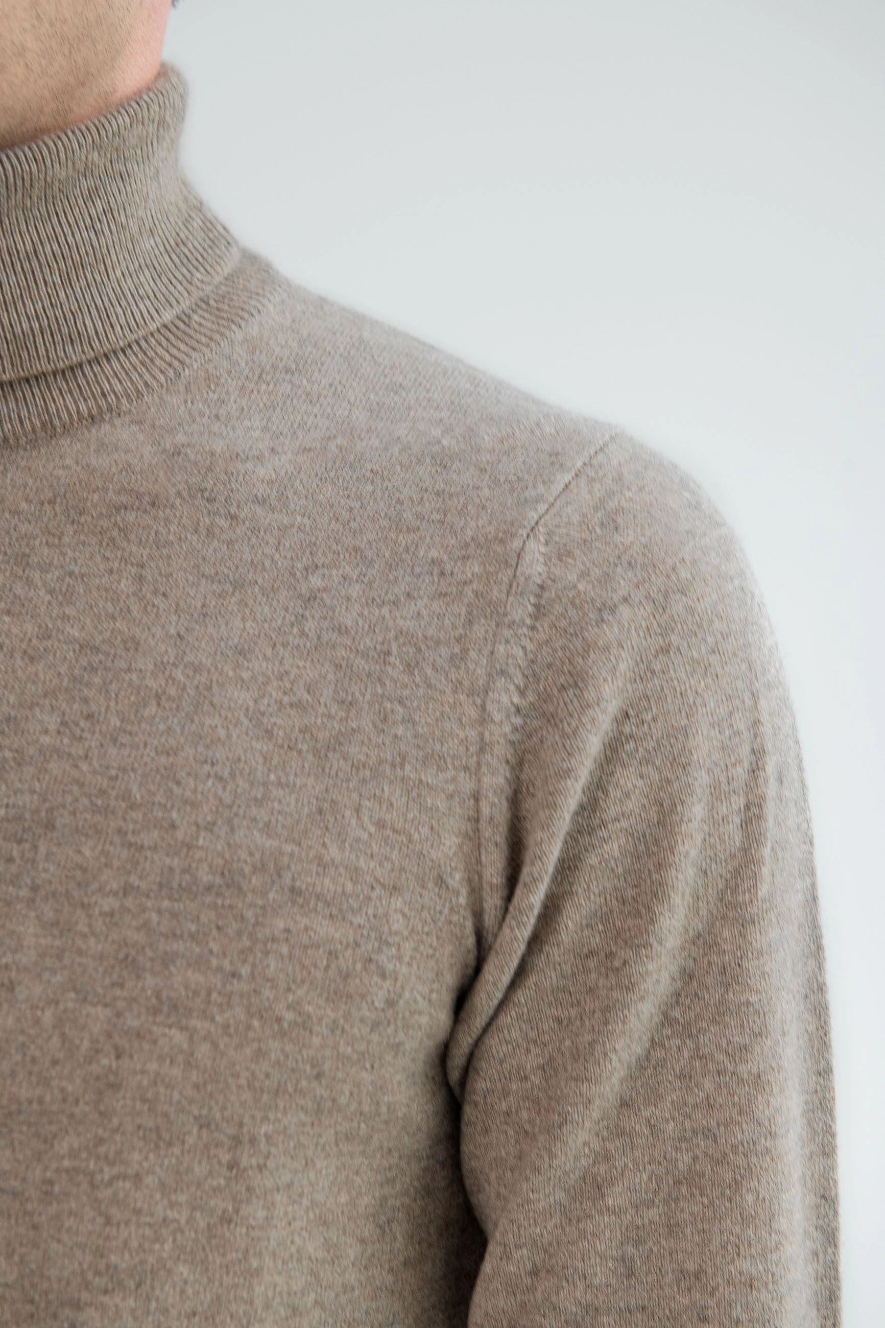 Taupe cashmere turtleneck ?C Made in italy Walk In Park Home Layer