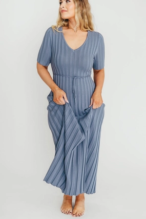 Oakley Ribbed Maxi Dress in Dusty Blue - Bump Friendly *Final-Sale* Smart Tailoring Vibe Style