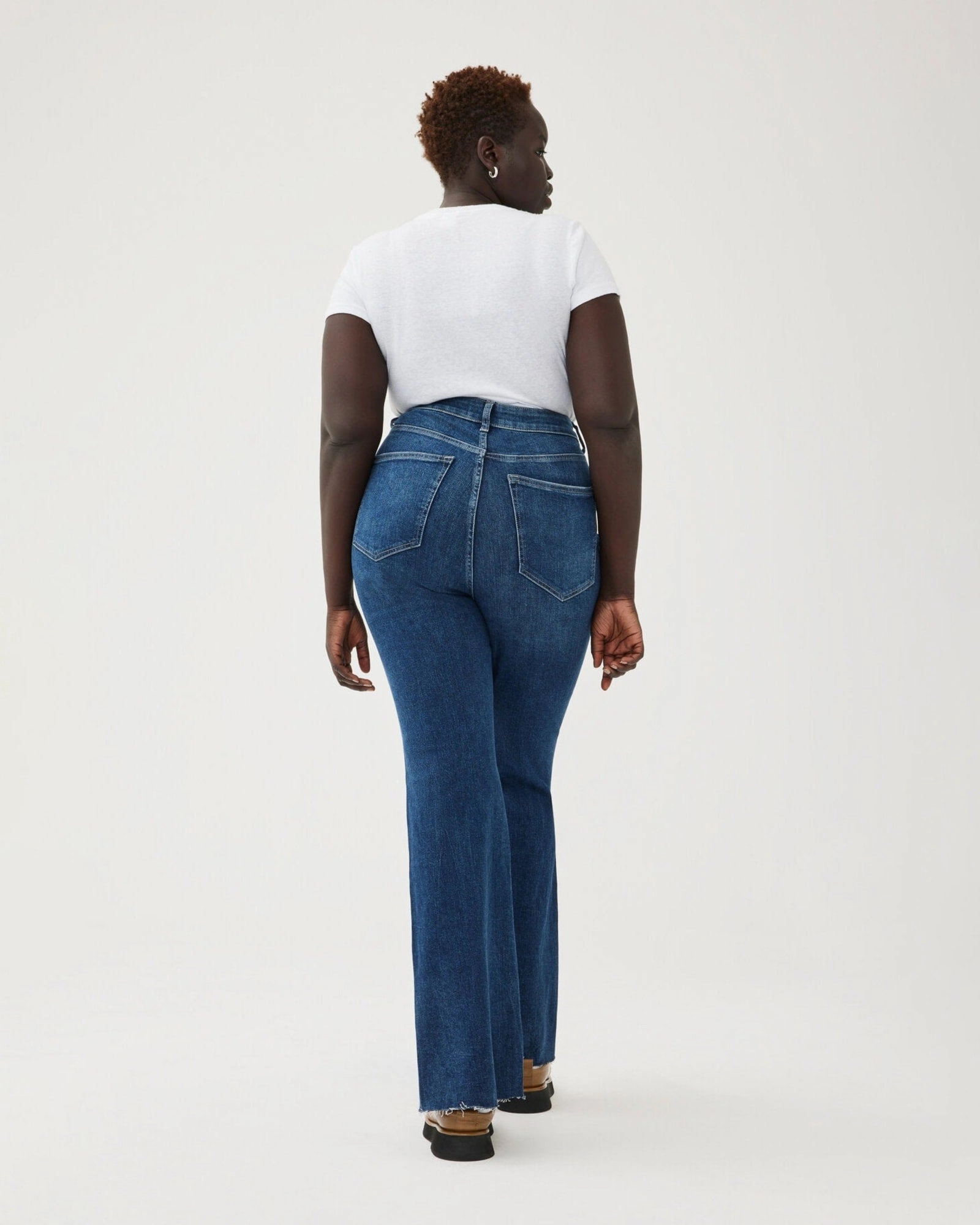 MIA PLUS - HIGH RISE FLARE | SEABORN | SEABORN Softened Denim Material Smooth Shape