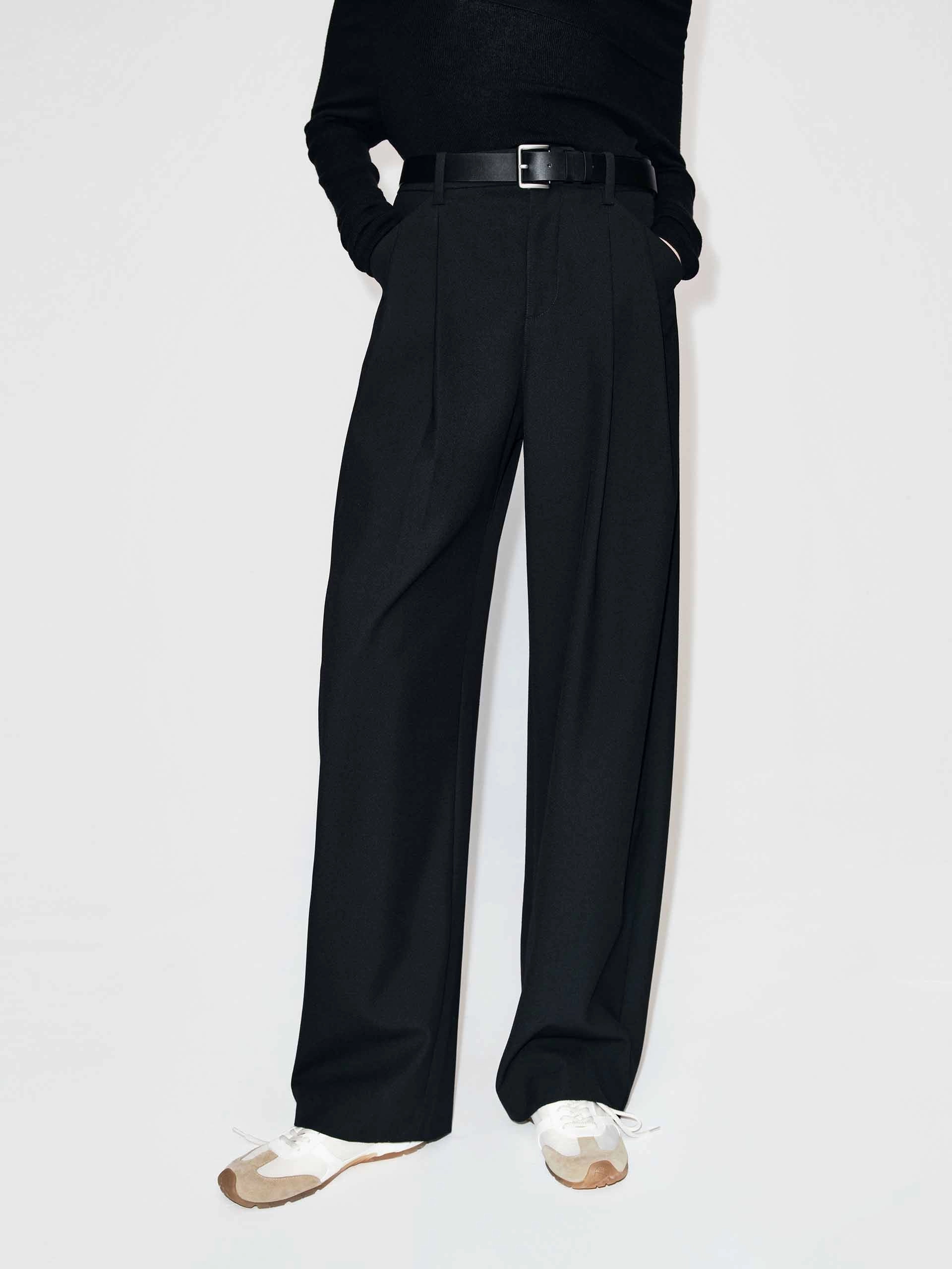 Compact Fit Pleated Barrel Leg Pants