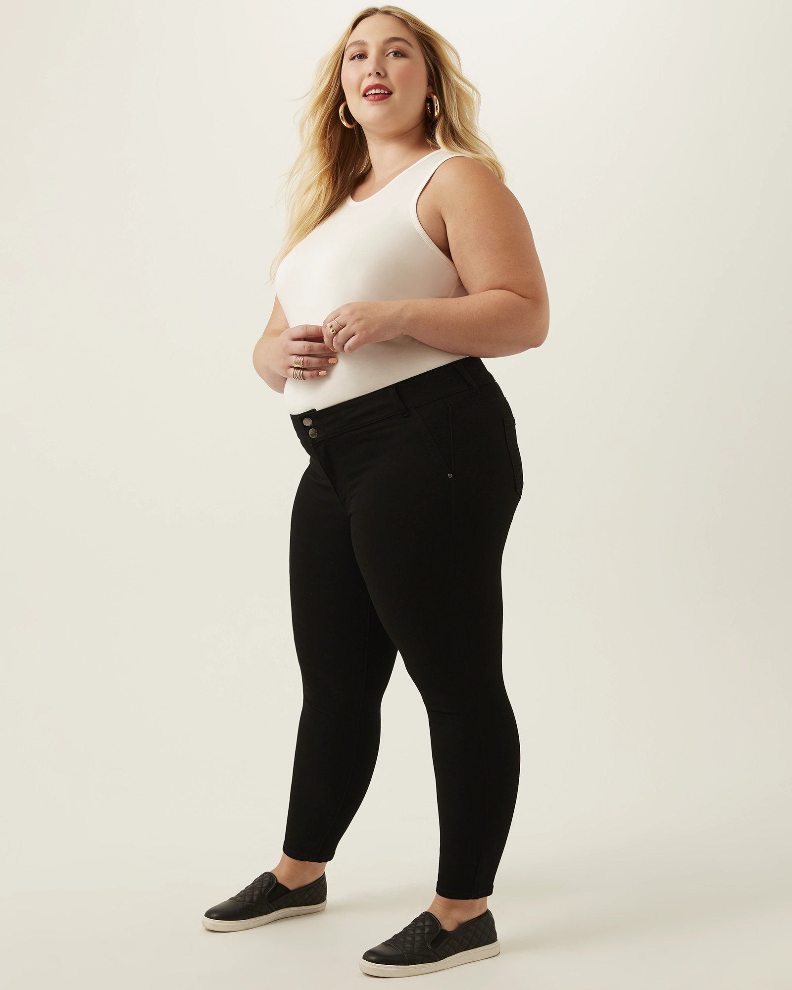 Veronica Double-Button Skinny Jeans | Black Music Event Smooth Casual Outfit Ideas