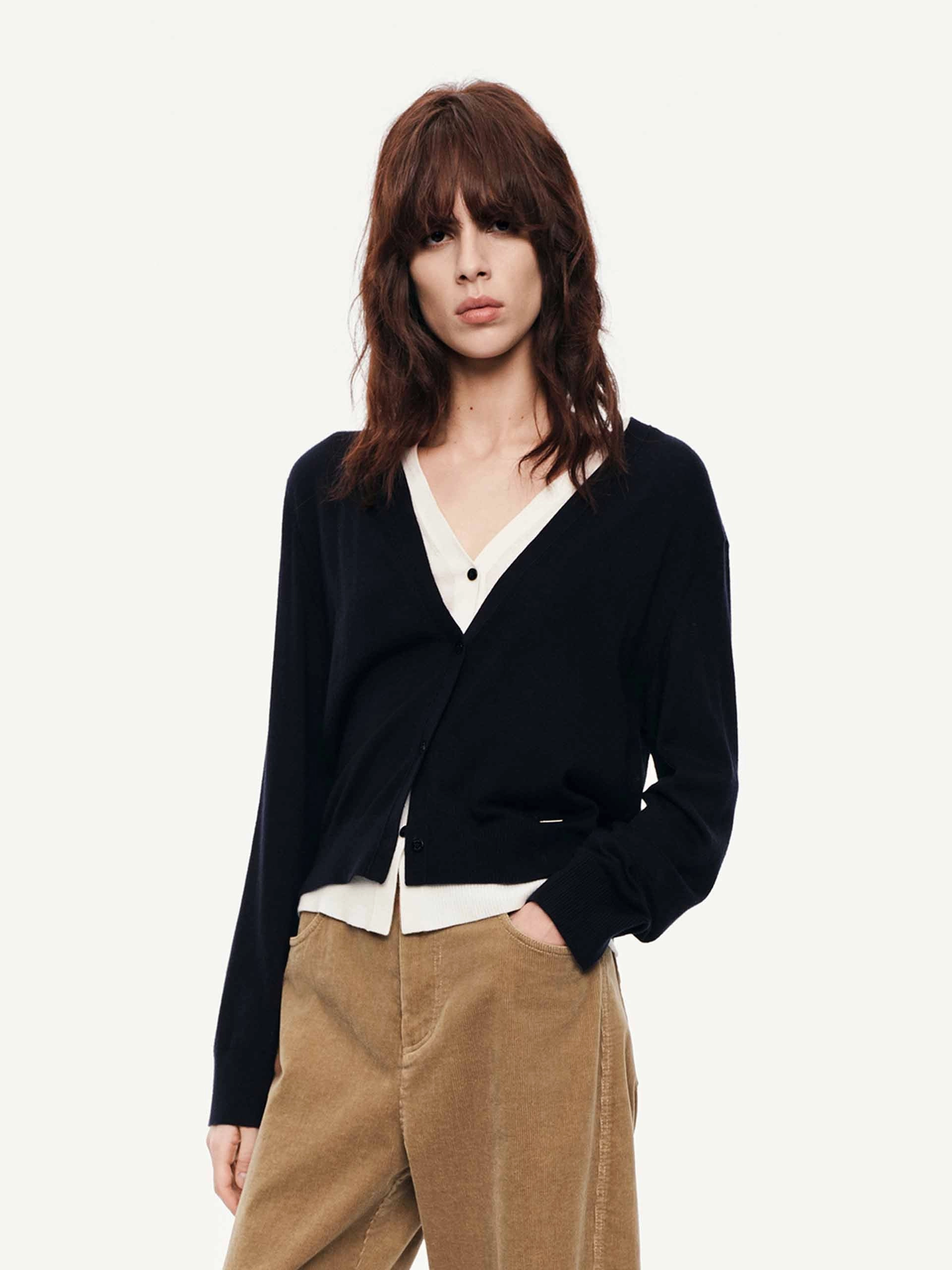 Pure Wool Layered Cardigan Quick Dry Weaving Shrinkage Control Treatment