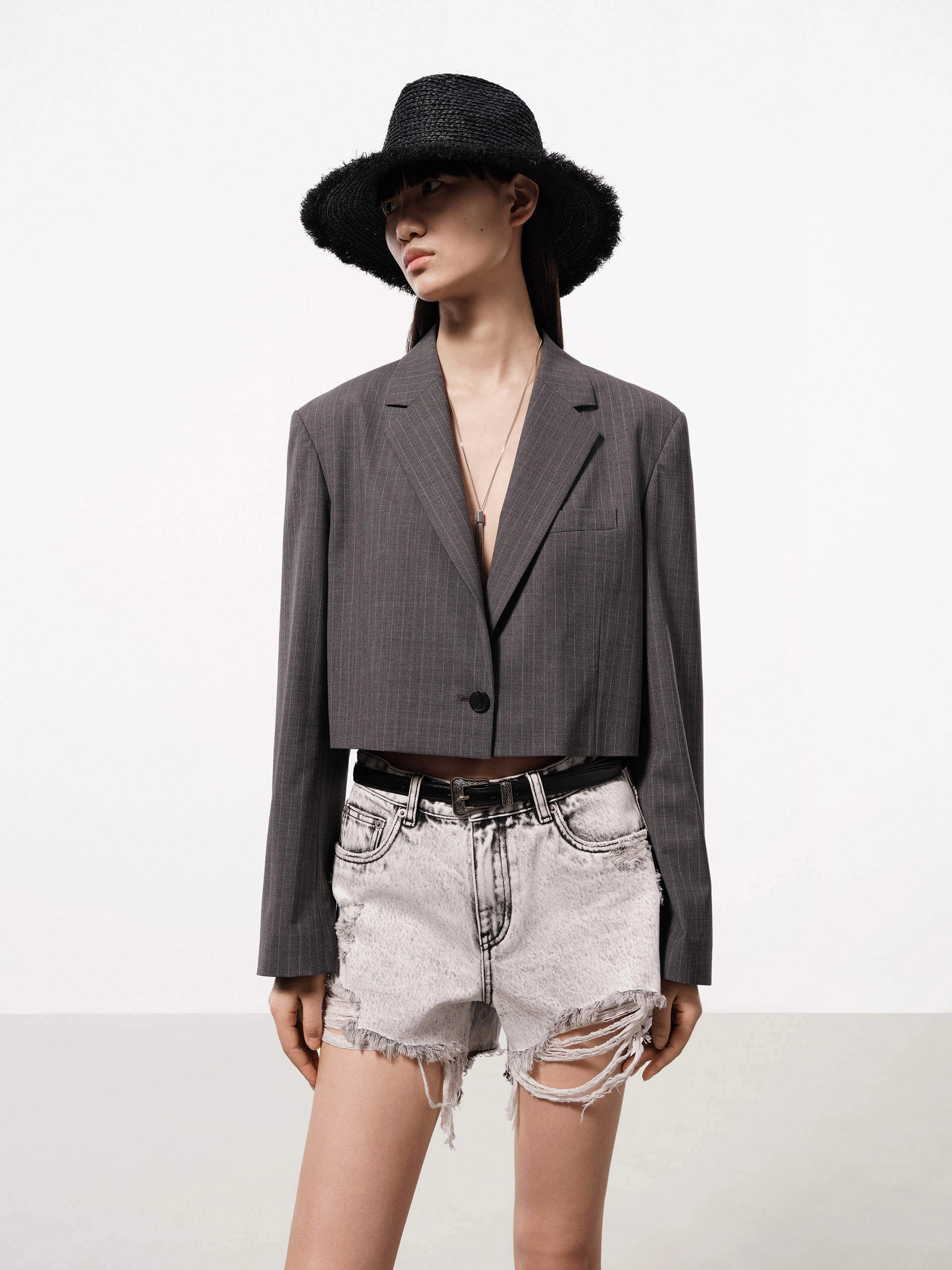 ZipperClosure Touchscreen Compatible Cuffs Cropped Wool Blend Blazer