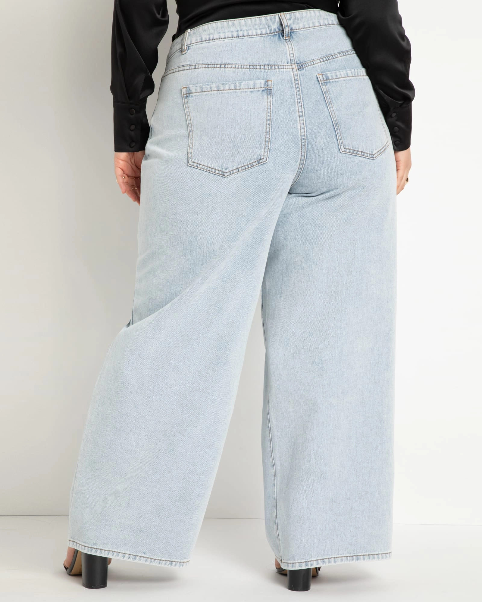 Wide Leg Distressed Jeans- Light Wash | Light Wash Easy Wearing