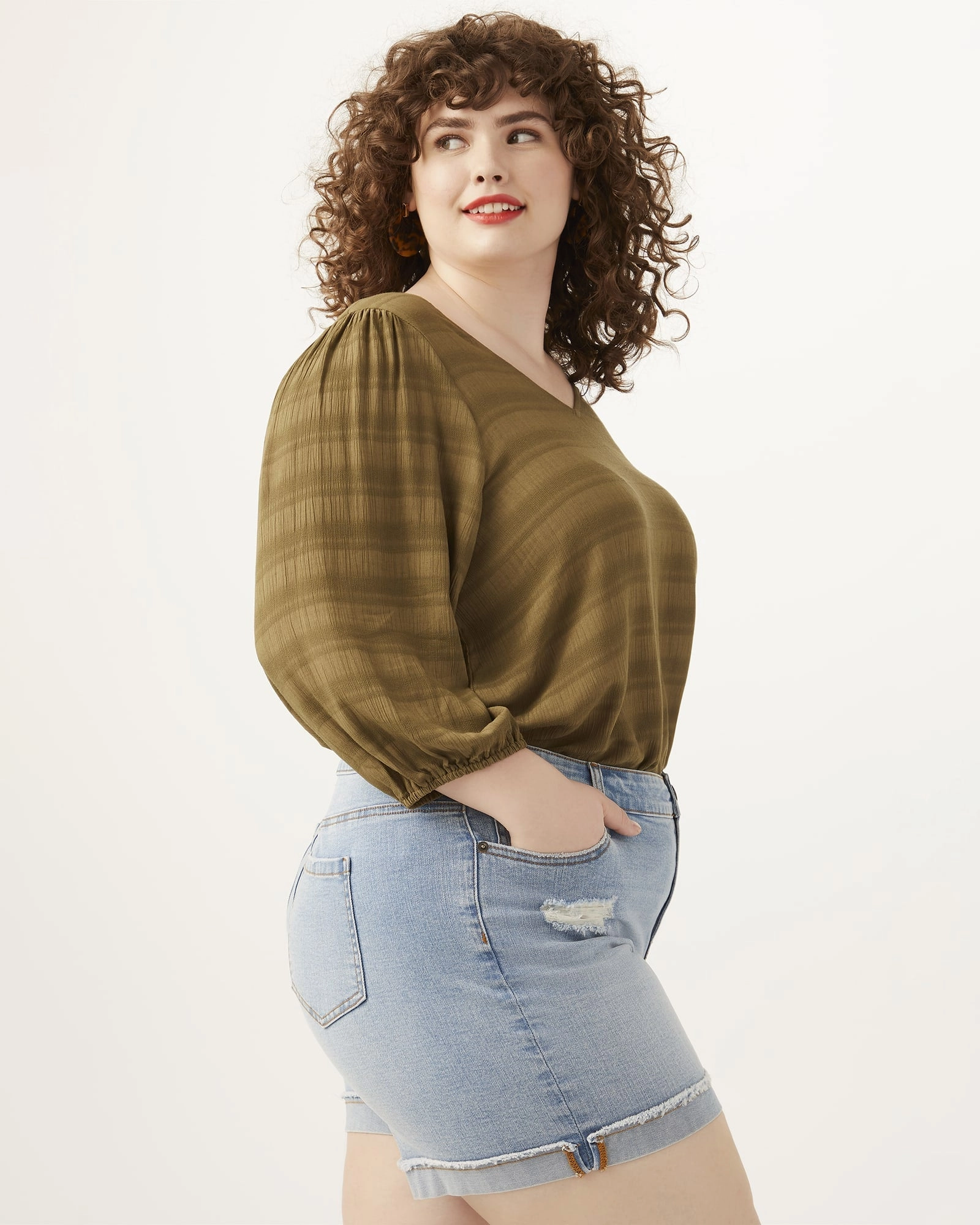 Outfit Ease Regina Rolled Hem Short | Light Wash / Destructed Medium Wash