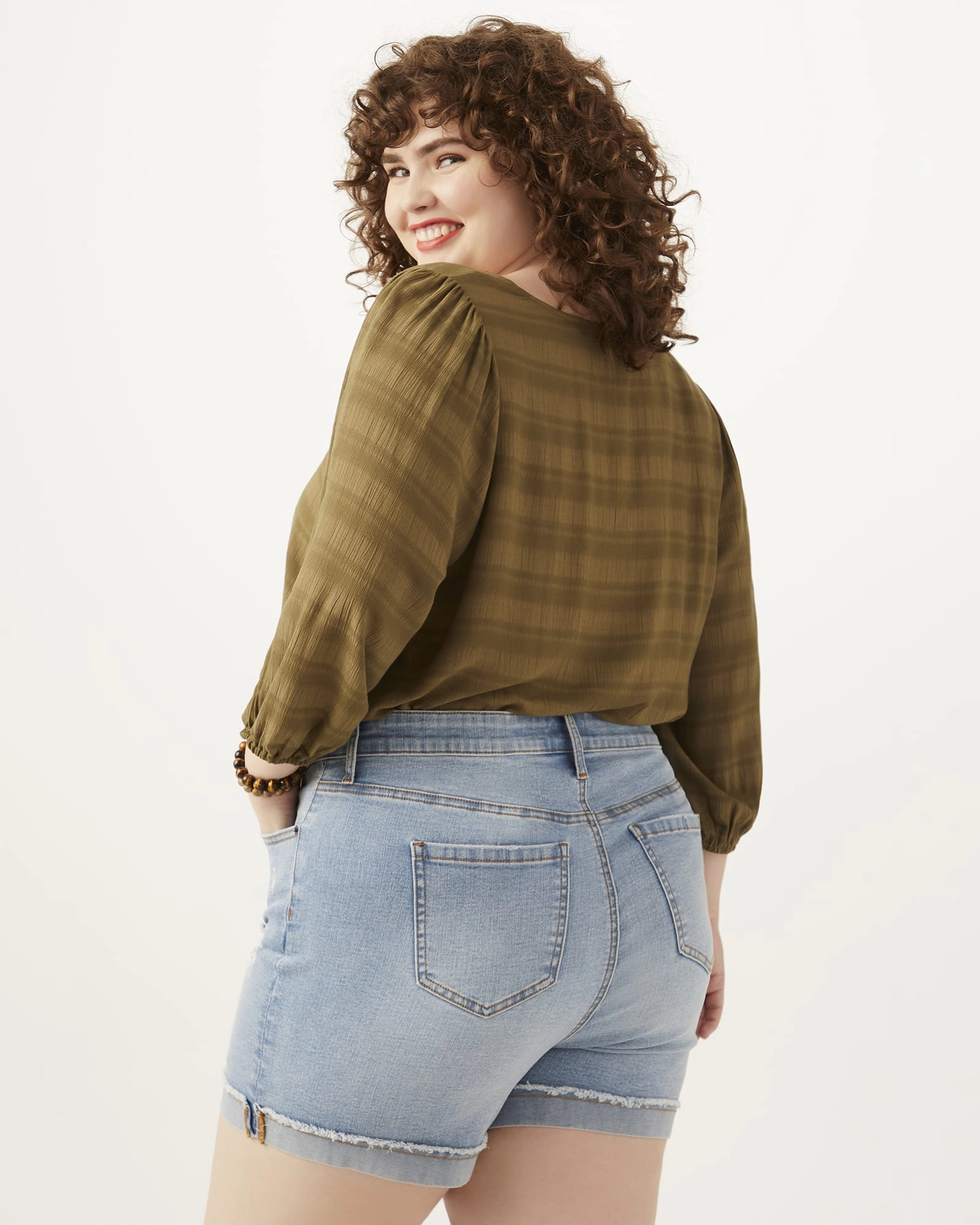 Modern Couple Look High-End Style Regina Rolled Hem Short | Light Wash / Destructed Medium Wash