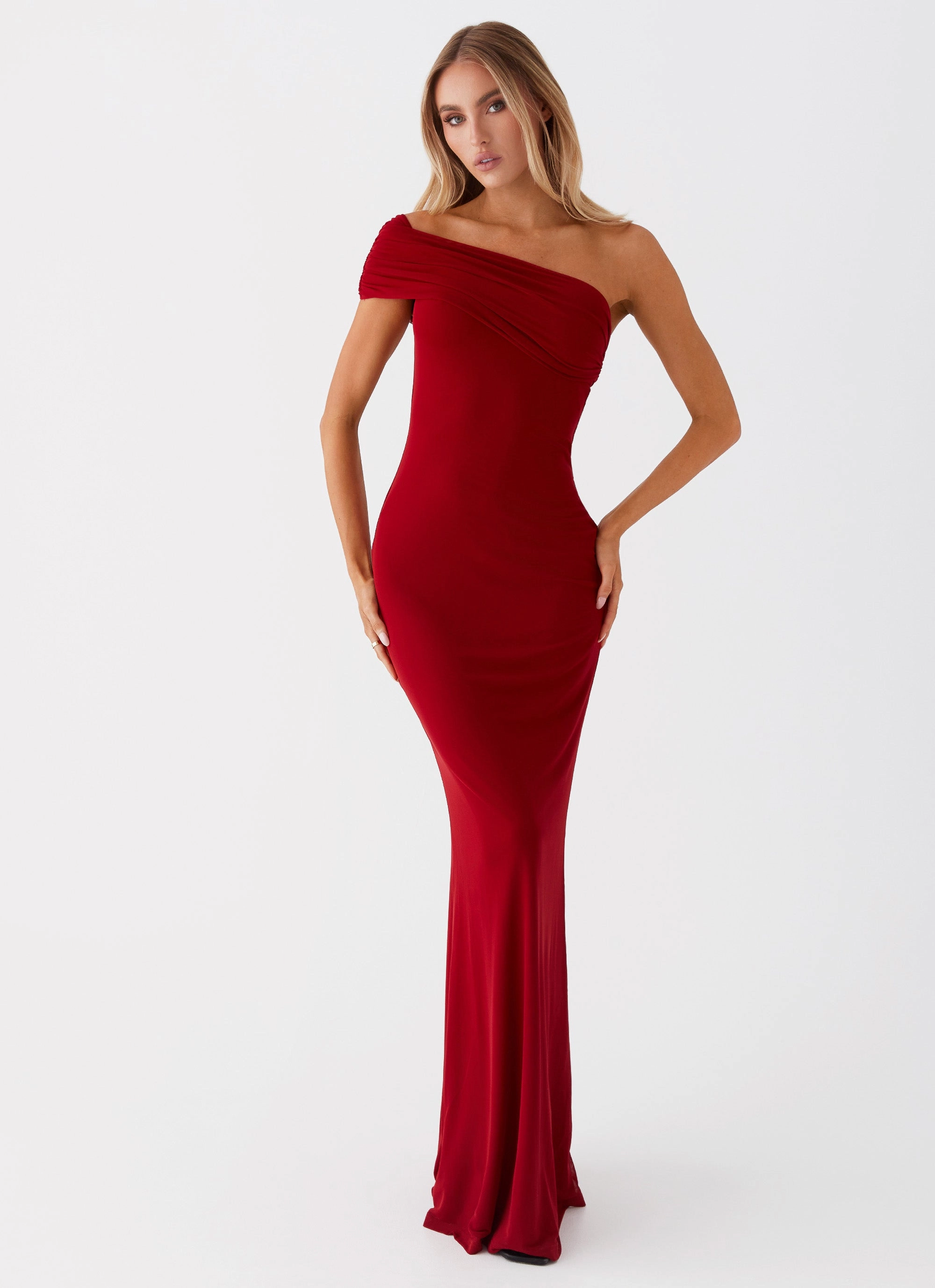 Peplum-Style Profile Enhancer Reine Maxi Dress - Red