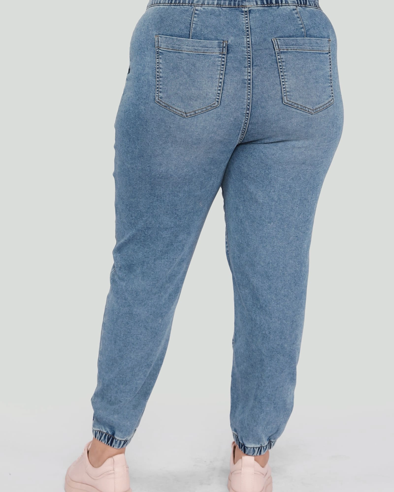 Bailey High Rise Jogger | Light Wash Multi Purpose Pockets Street Casual