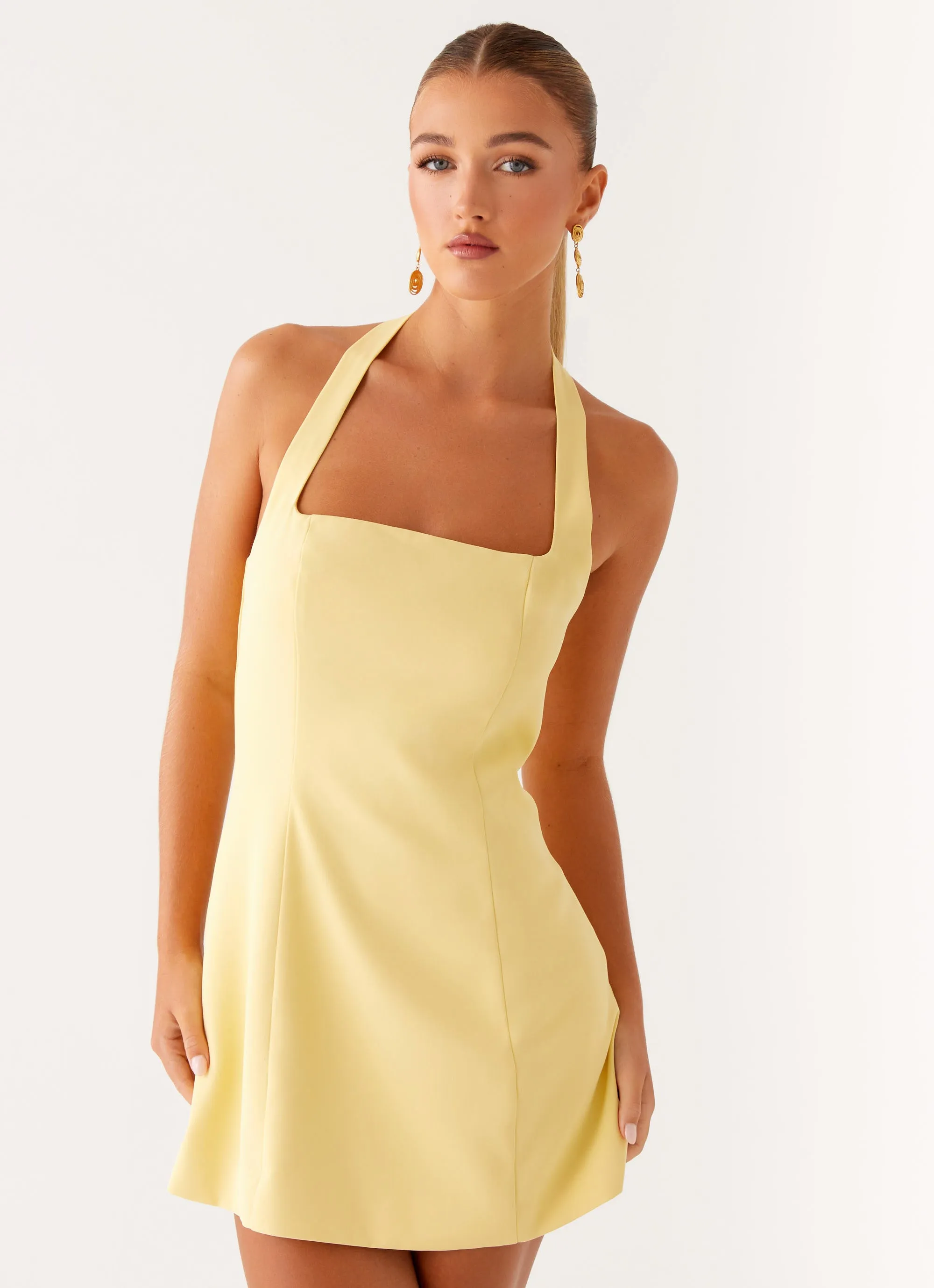 Outfit Core Remi Halter Mini Dress - Yellow
