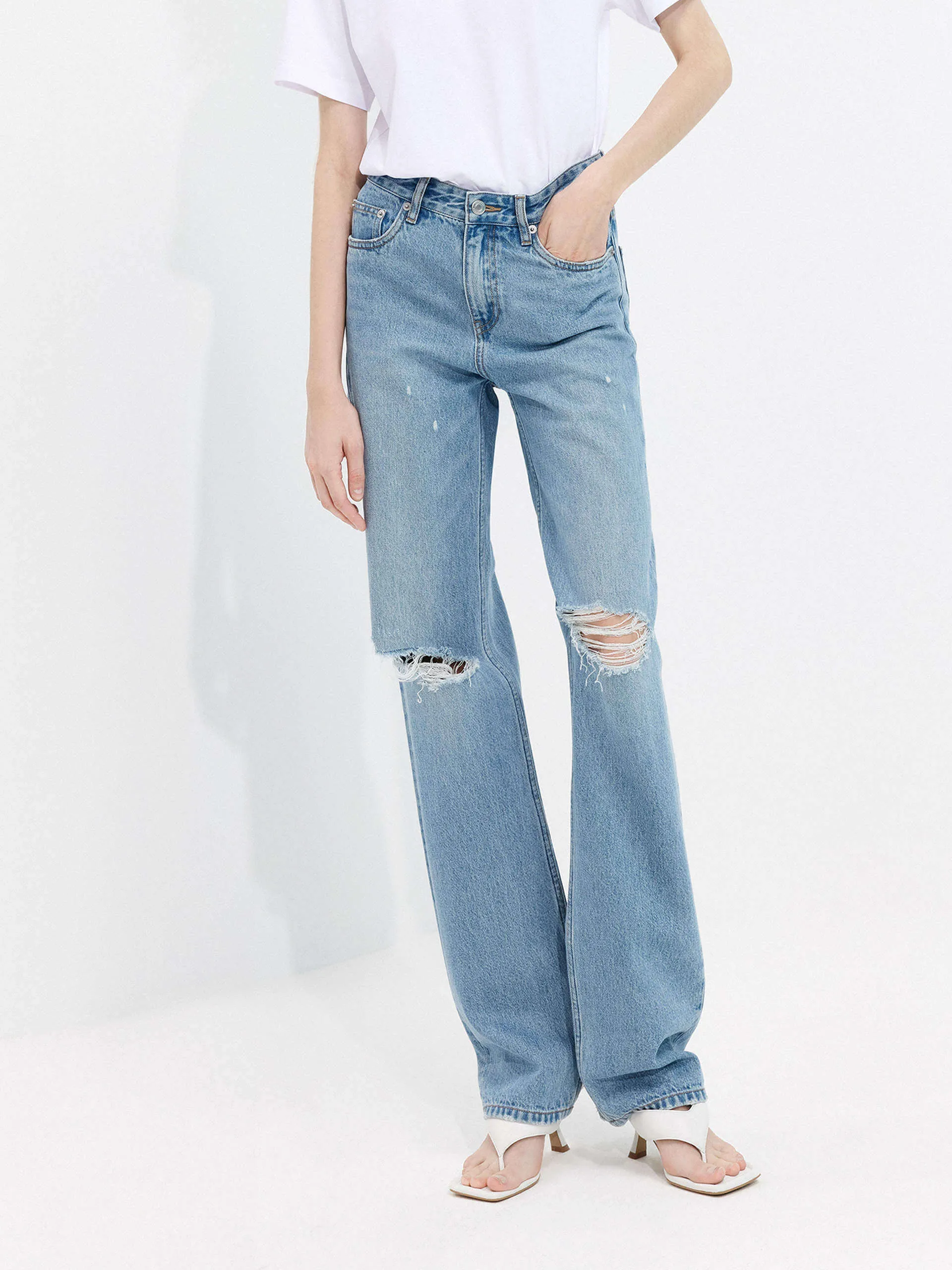 Ripped Straight Leg Jeans Smart Fit Design