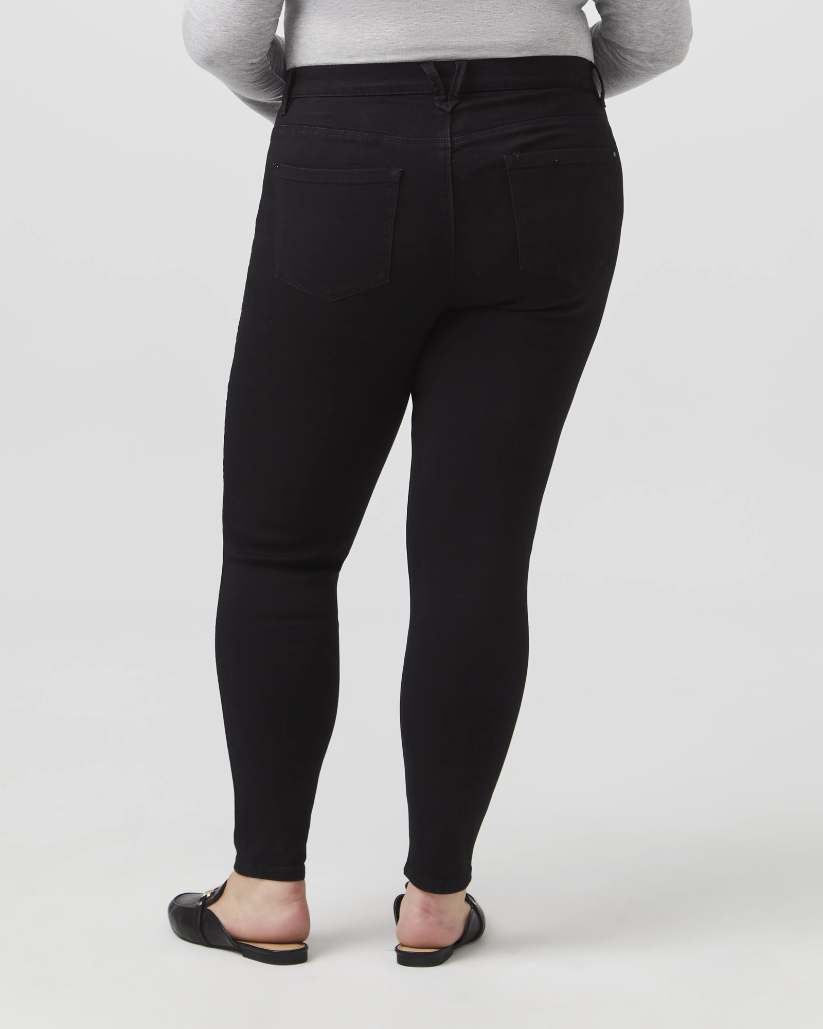 Beacon Skinny Stretch Jean | Black Sharp Finish Sustainable Beach Day