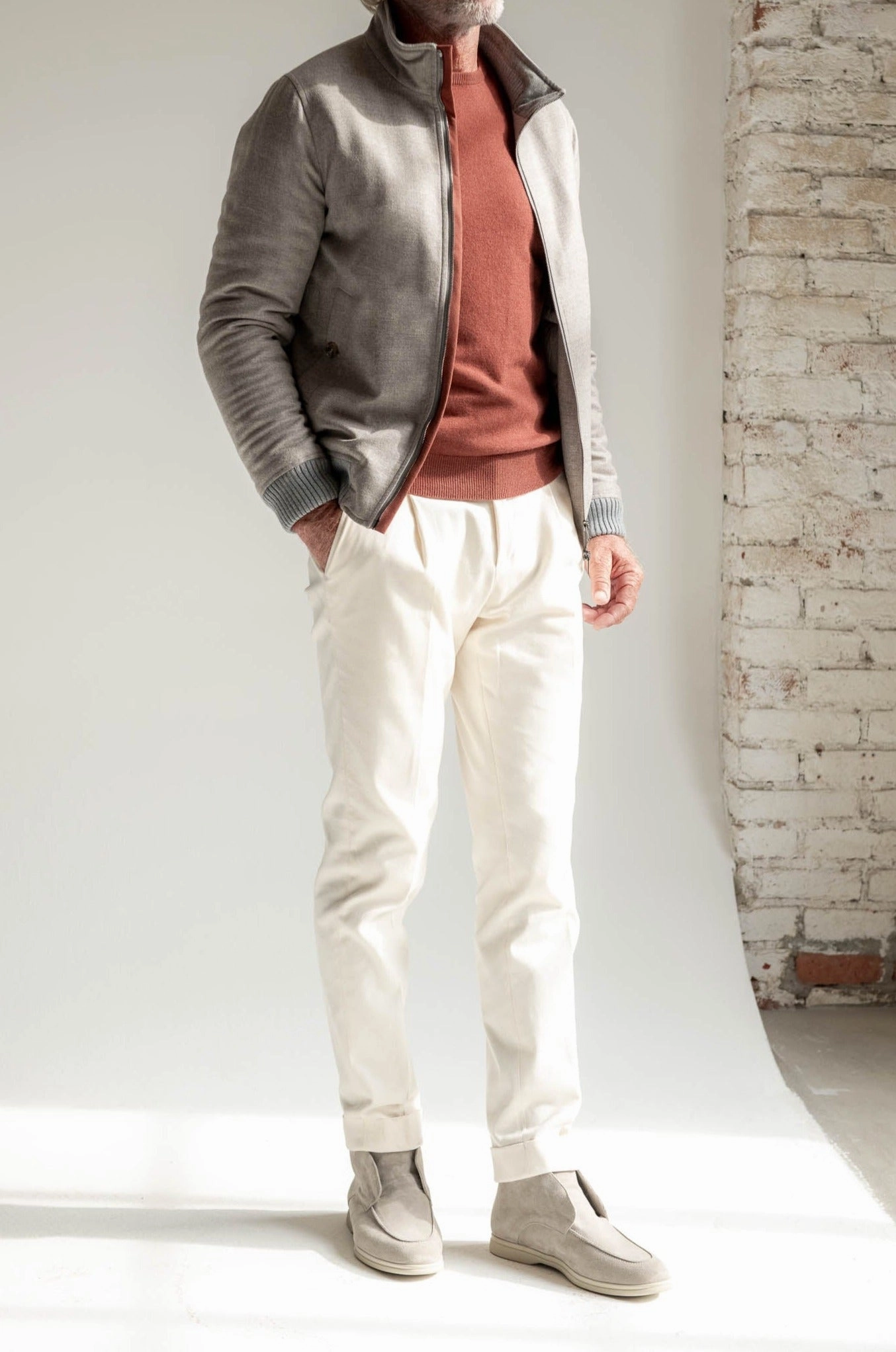 Off Duty Look Rusty cashmere round neck ?C Made in Italy