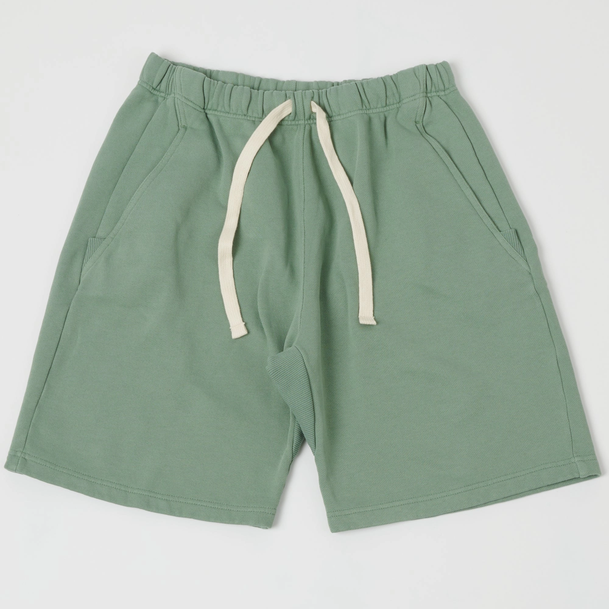 Merz b. Schwanen 'Good Basics' Relaxed Sweatshort - Light Army warm tones Flexible Design