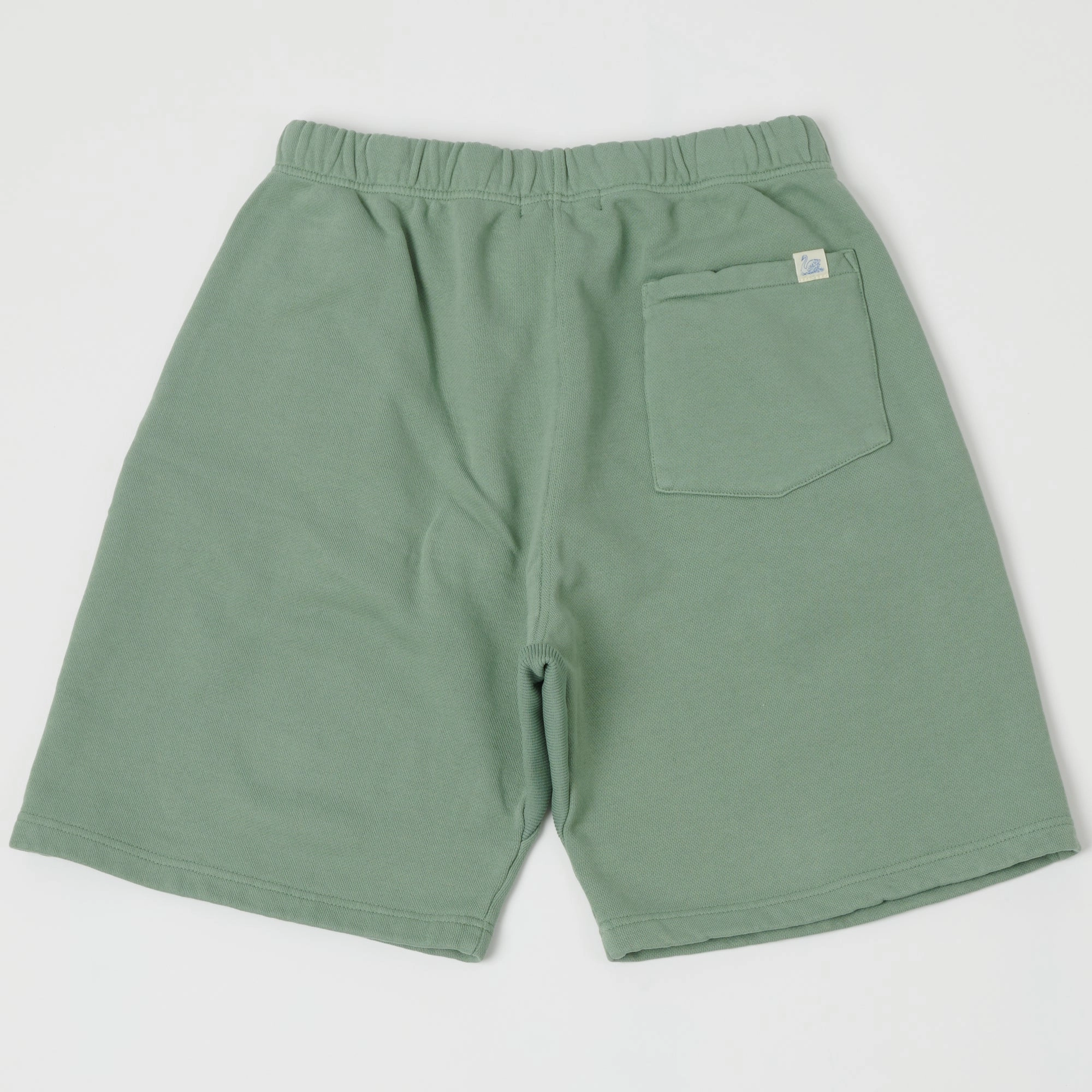 Merz b. Schwanen 'Good Basics' Relaxed Sweatshort - Light Army Simple Comfort