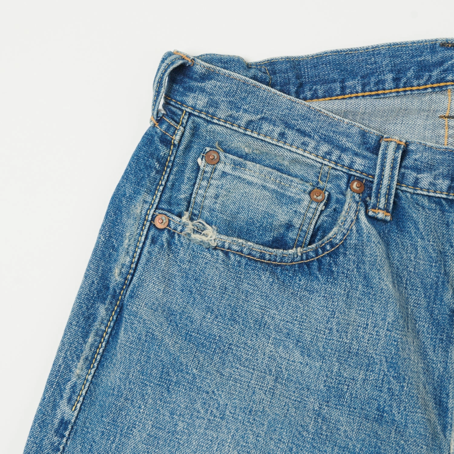 Road Trip Bold Look Smart Casual Fashionable Design Full Count 0105HA Patched 13.7oz Wide Straight Jean - 'Dartford' Wash