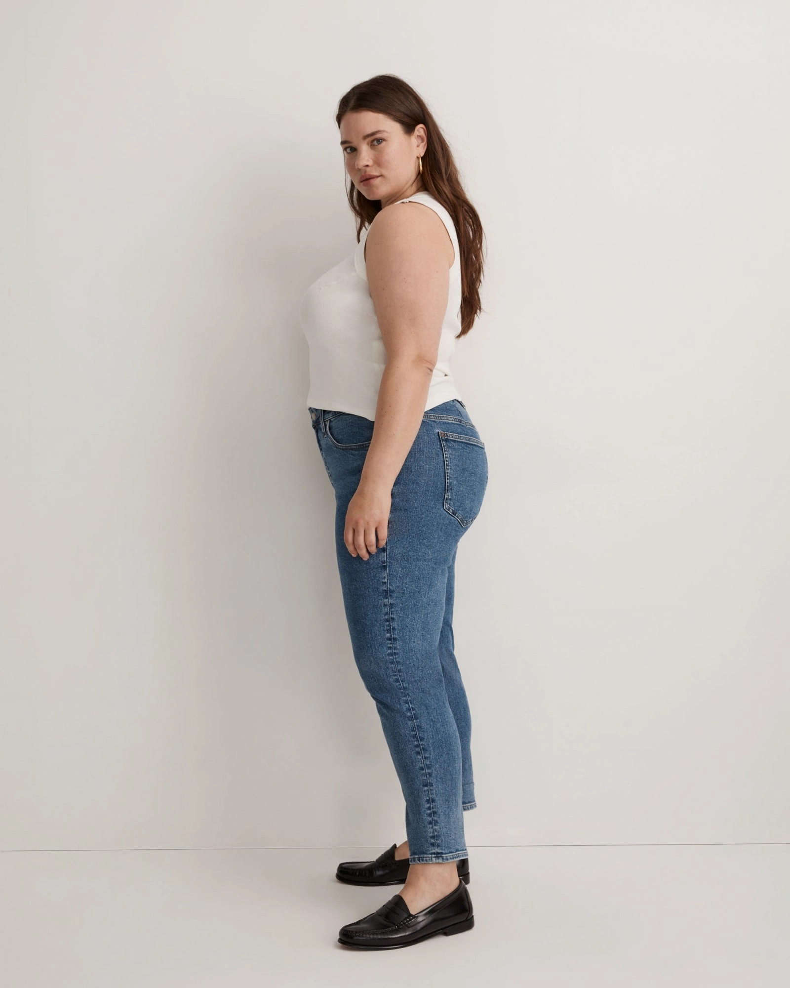 Beach Day Sustainable Flattering Fit Mid-Rise Perfect Vintage Jeans | Knowland Wash