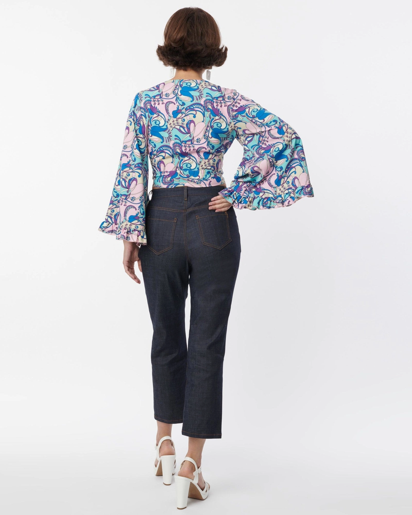 Style Simplicity Effortless Style Smak Parlour Dark Denim Notched Capri Jeans | Blue, Black