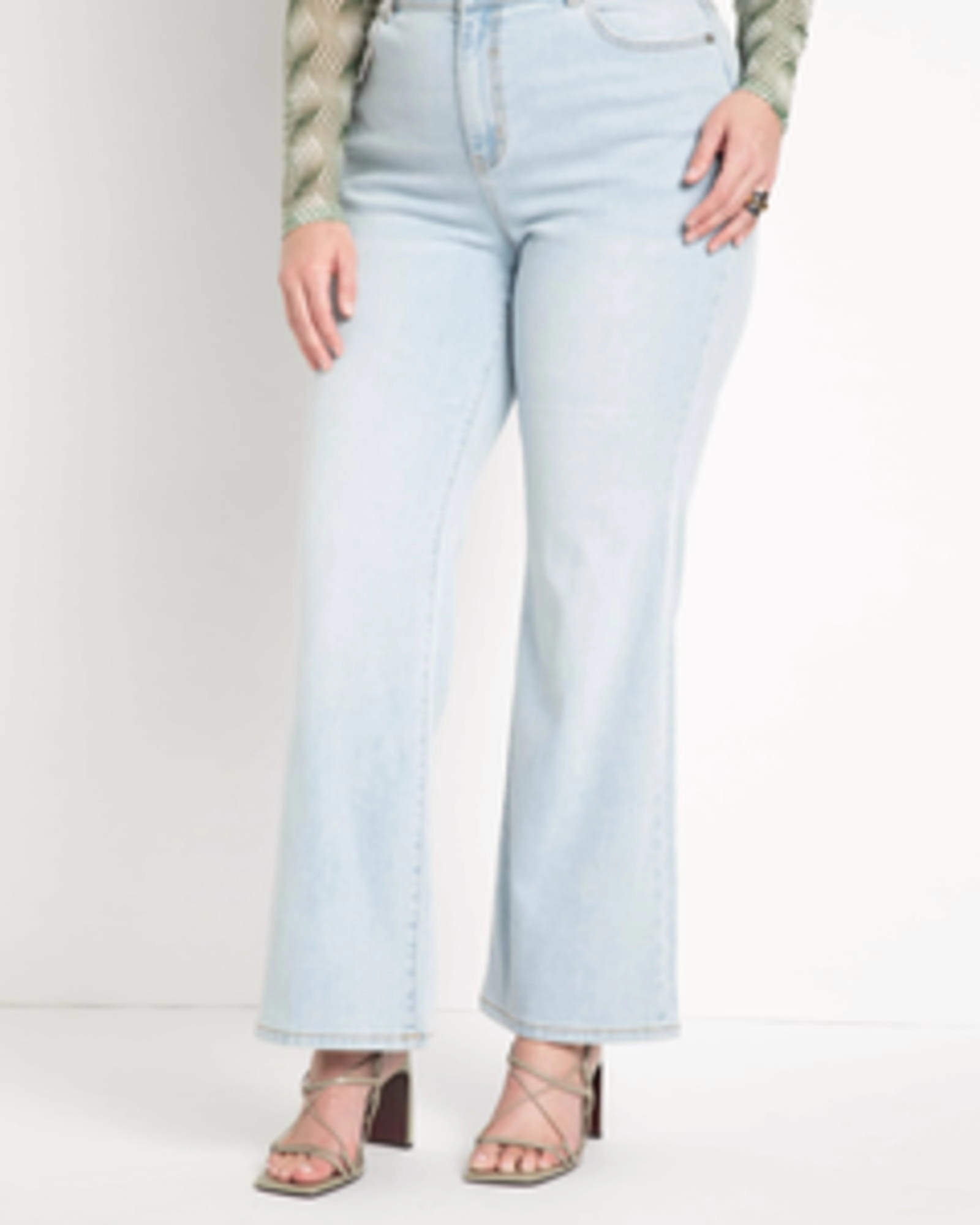 Naomi Flare Leg Jean | Light Wash Light Wear Daily Go-To