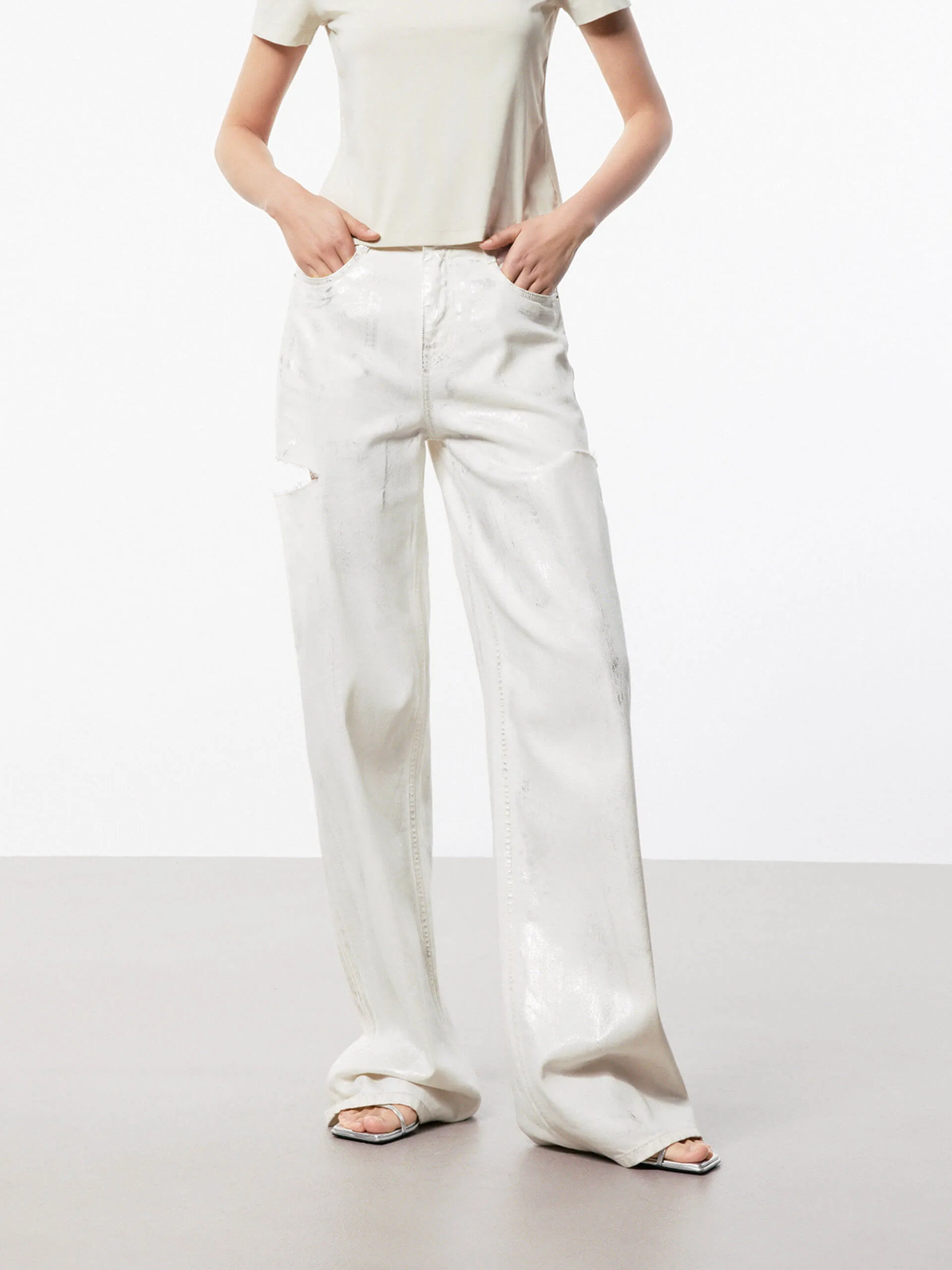 Modern Silhouette Cotton Blend Ripped Jeans