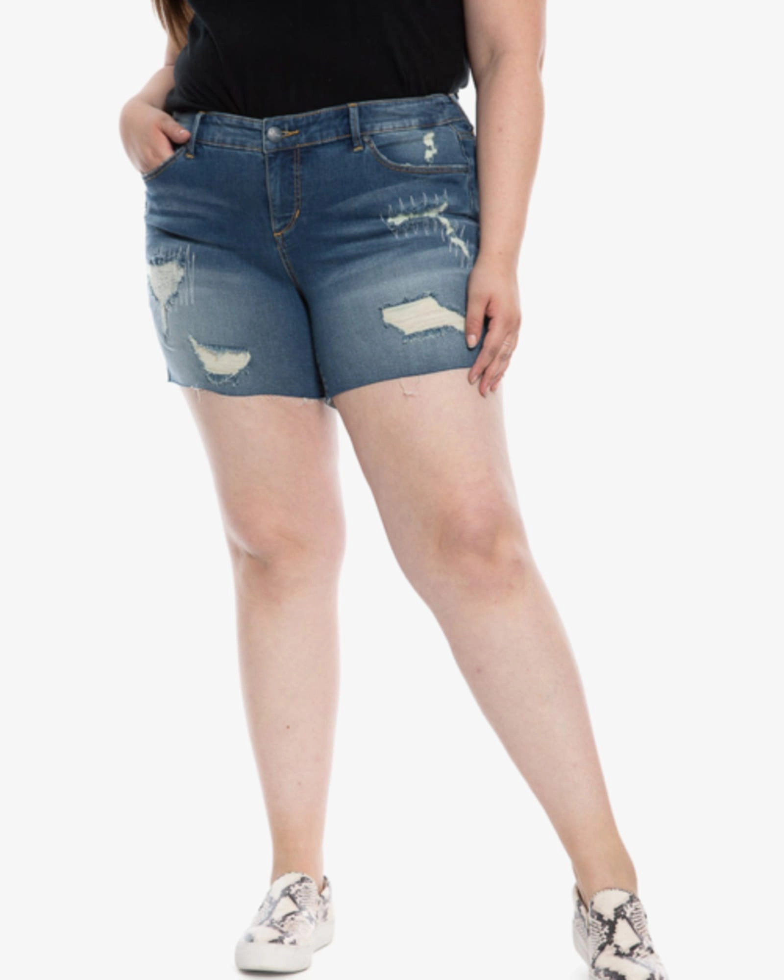Stella Mid Rise Shorts | CRYSTAL Workday Outfit