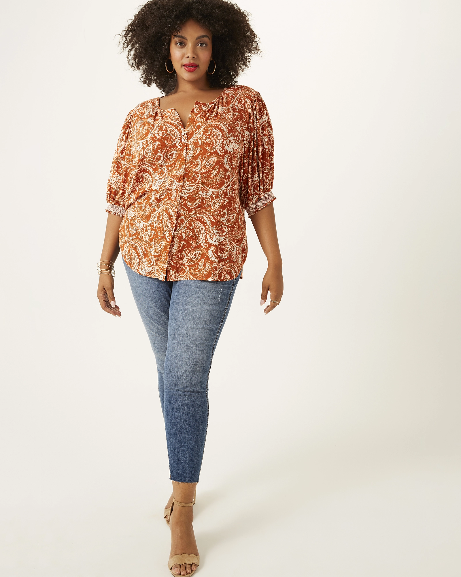 Donna High-Rise Button-Fly Straight-Leg Jeans | Medium Wash Minimal Edge fresh feel