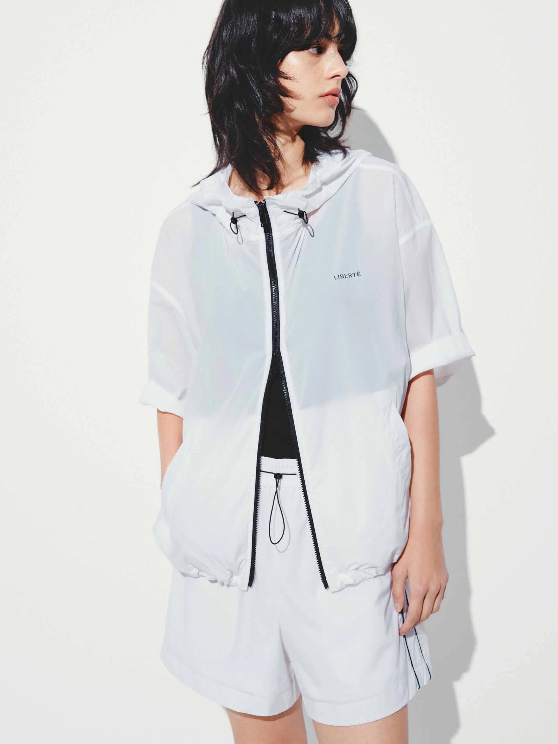 Smooth Zipper Glides Minimal Detail Drawstring Hem Hooded Coat