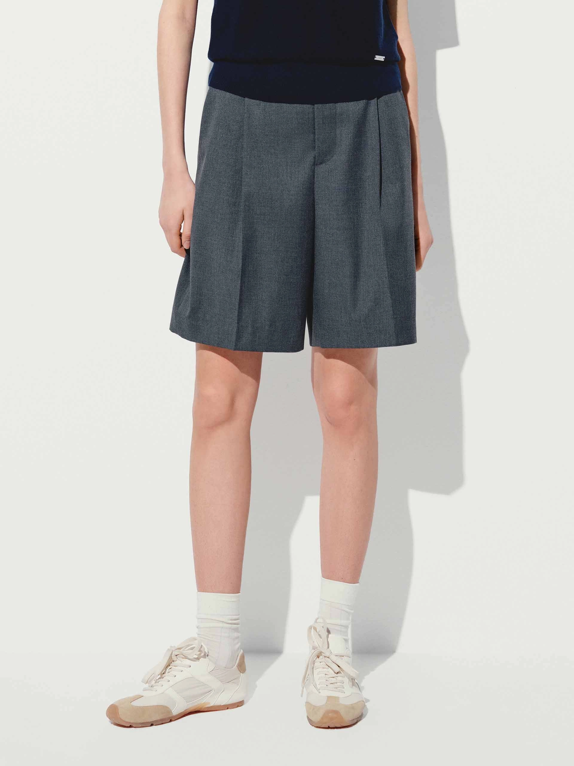 Tailored Bermuda Shorts High-End Option transportation industry