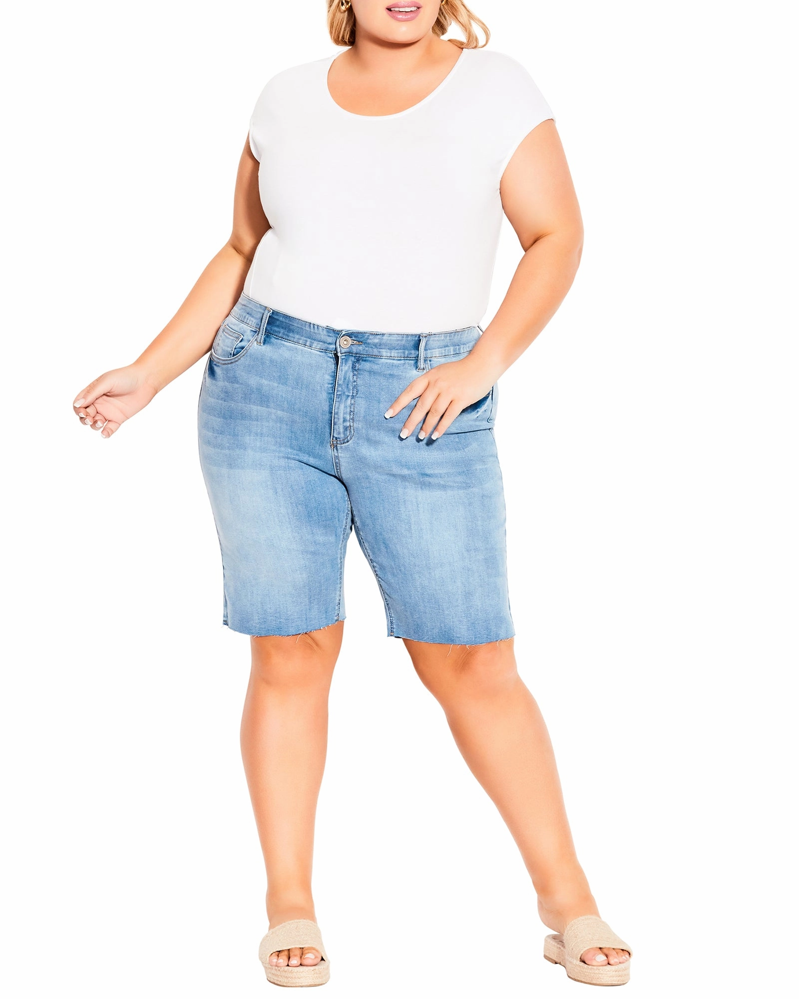 Tayla Frayed Denim Shorts | Medium Wash Relaxed Mood Light Washed